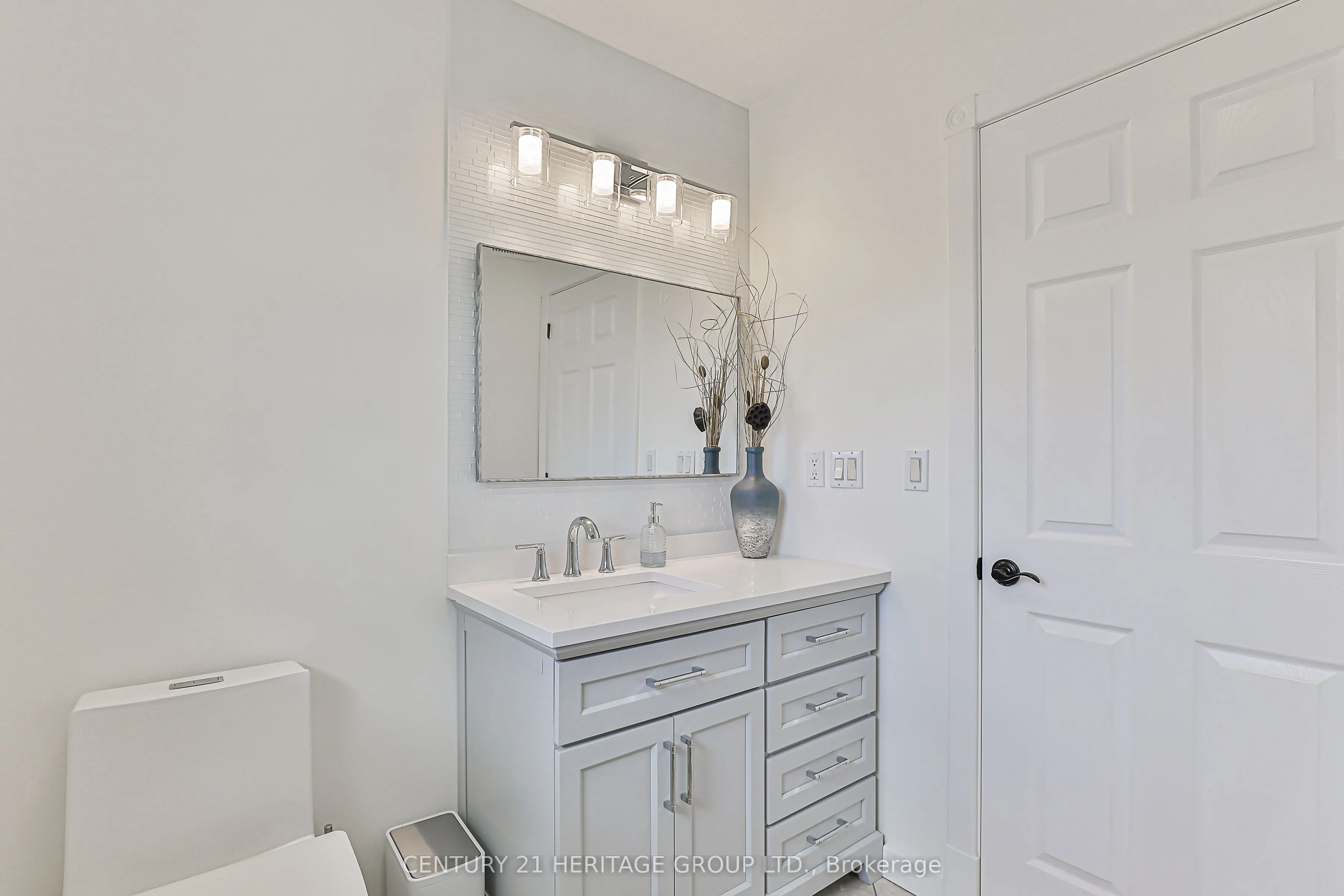 3471 Mount Albert Road