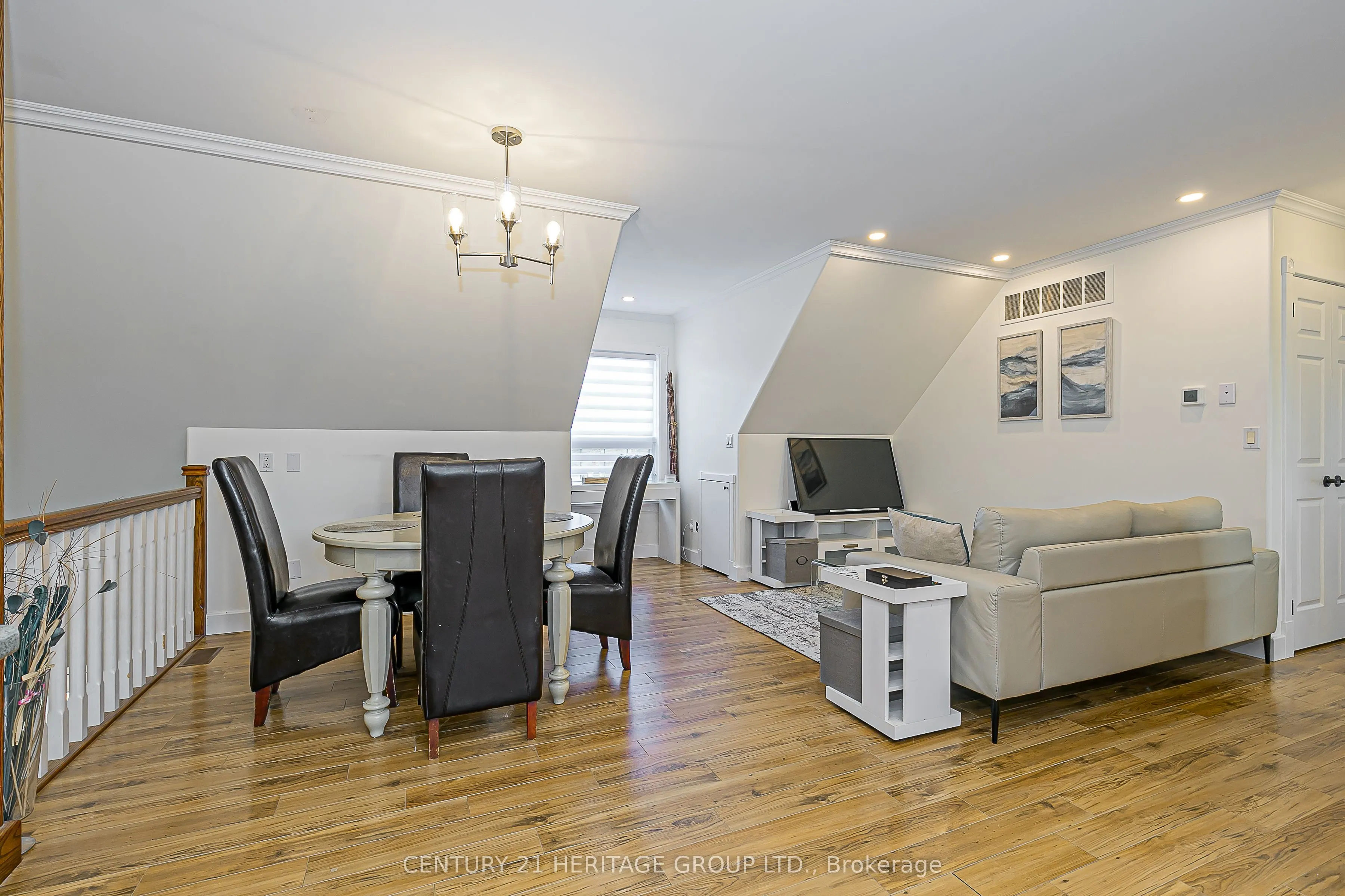 3471 Mount Albert Road