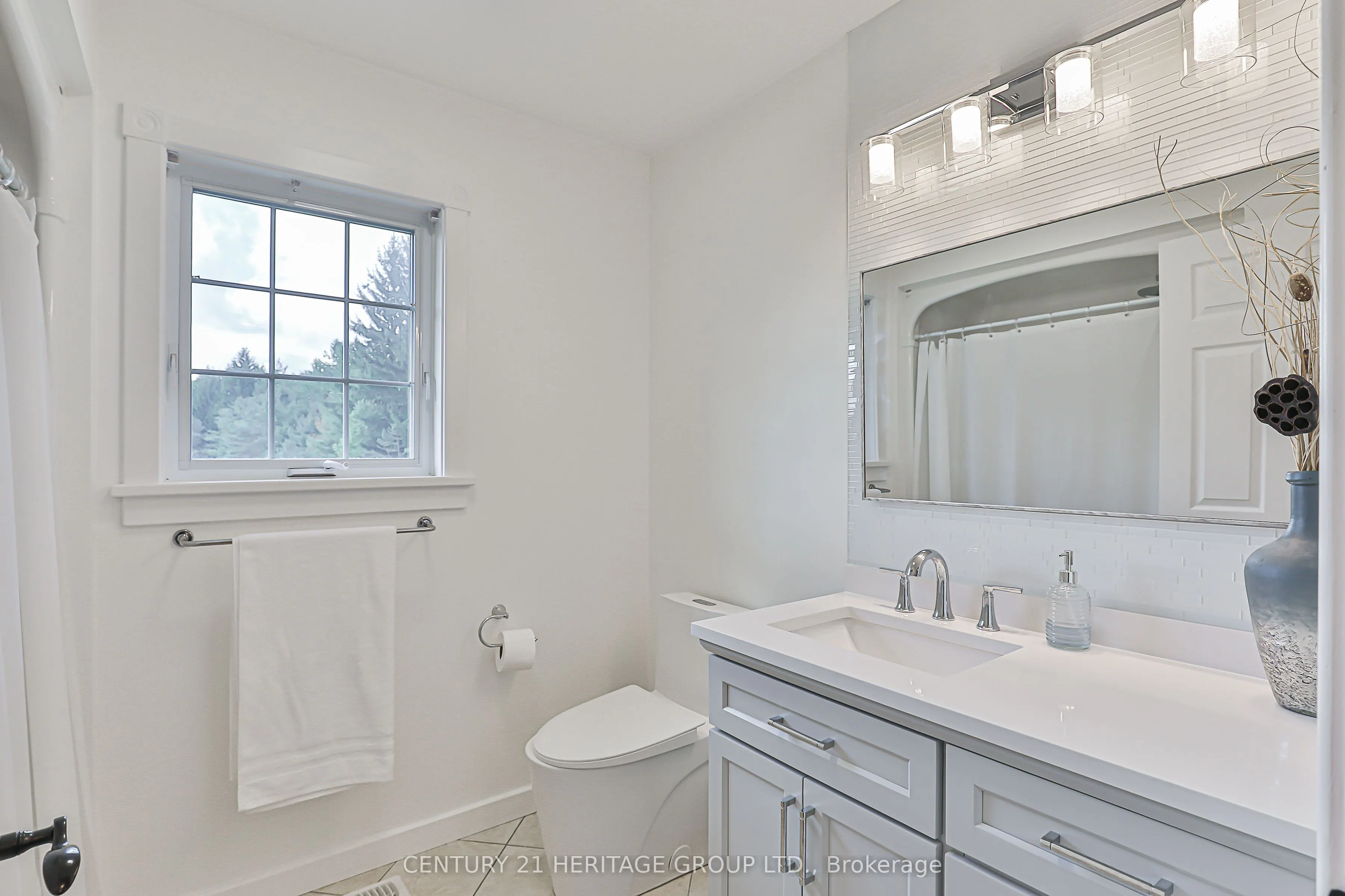 3471 Mount Albert Road