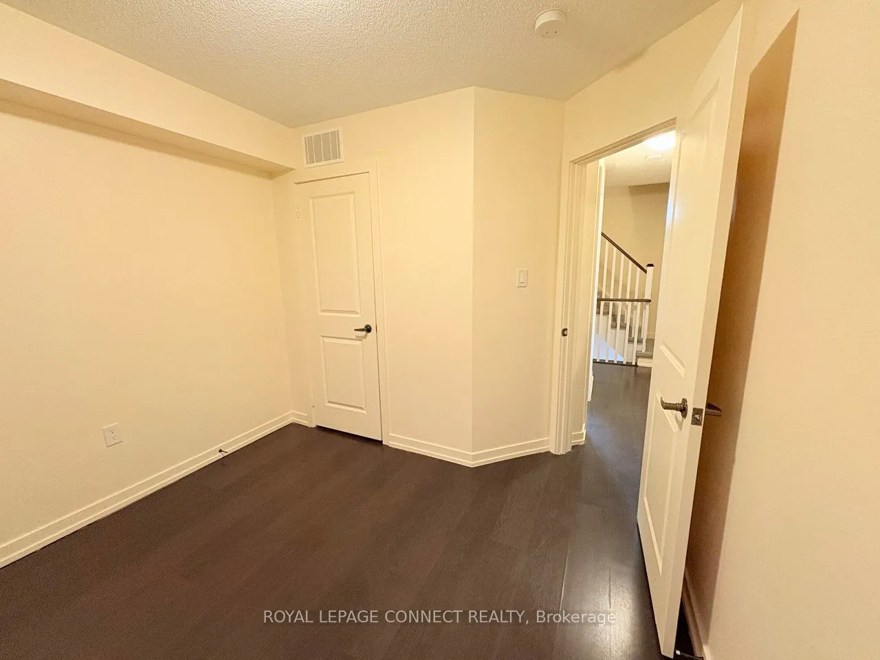 21 Cornerbank Crescent
