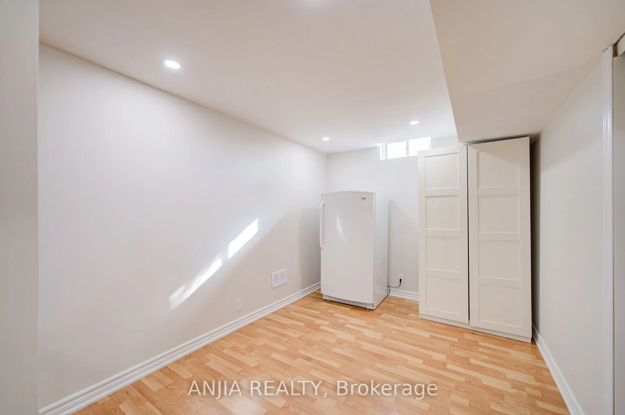 4 James Ratcliff Avenue