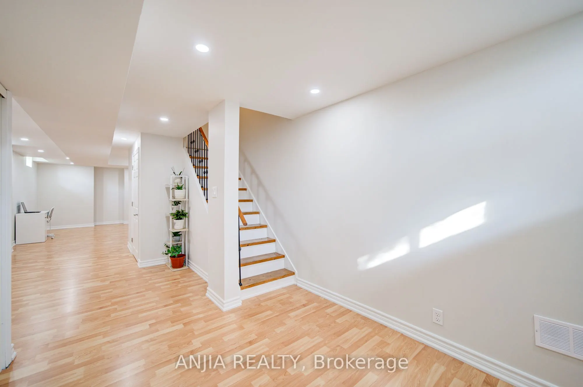 4 James Ratcliff Avenue