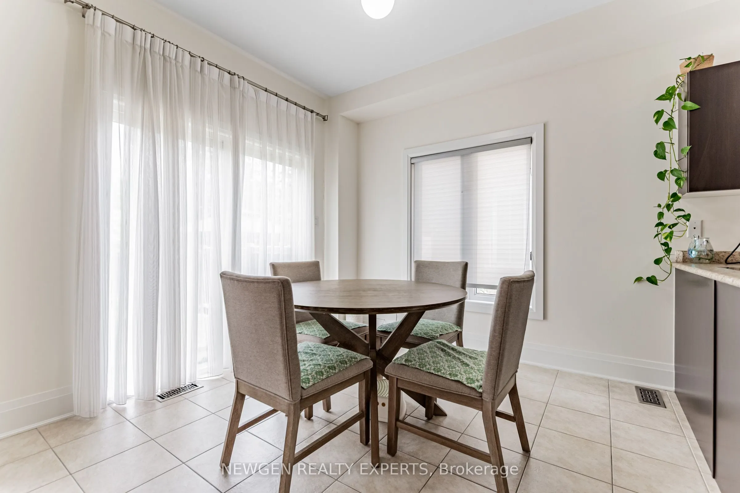 295 Petticoat Road