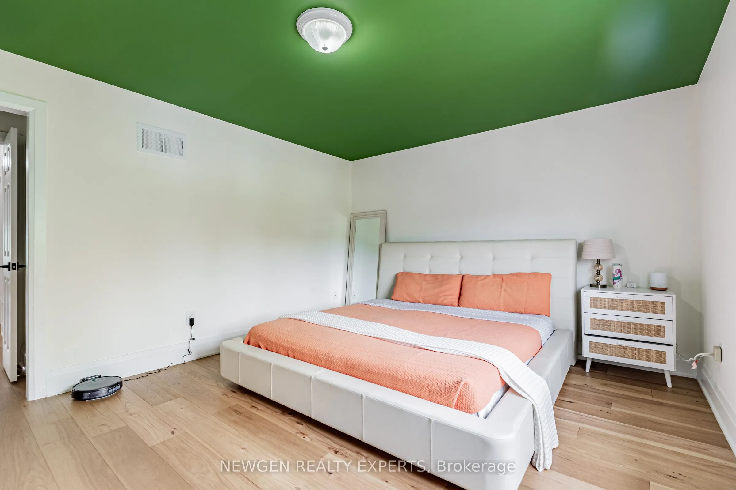295 Petticoat Road