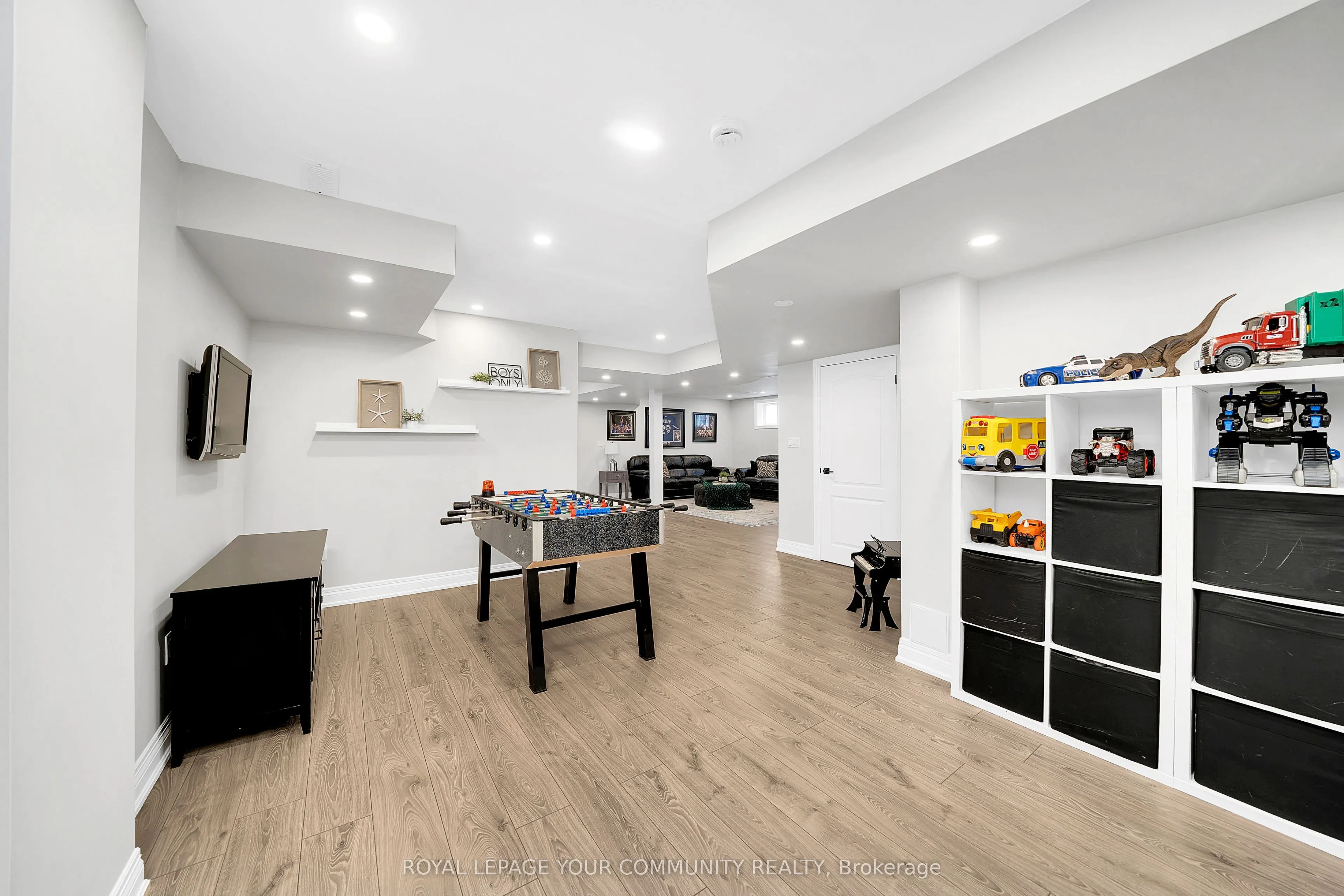 306 West Lawn Crescent