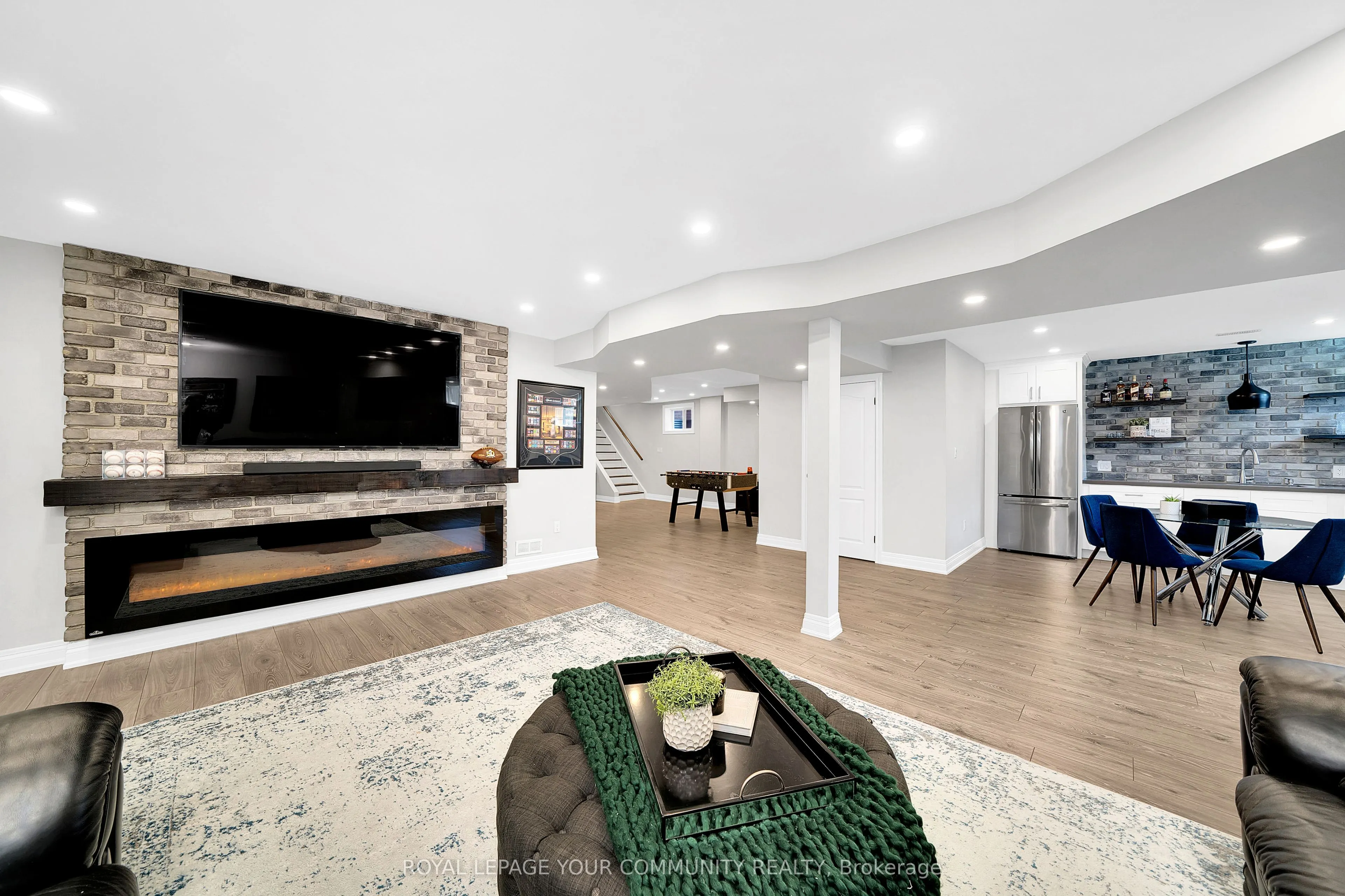306 West Lawn Crescent