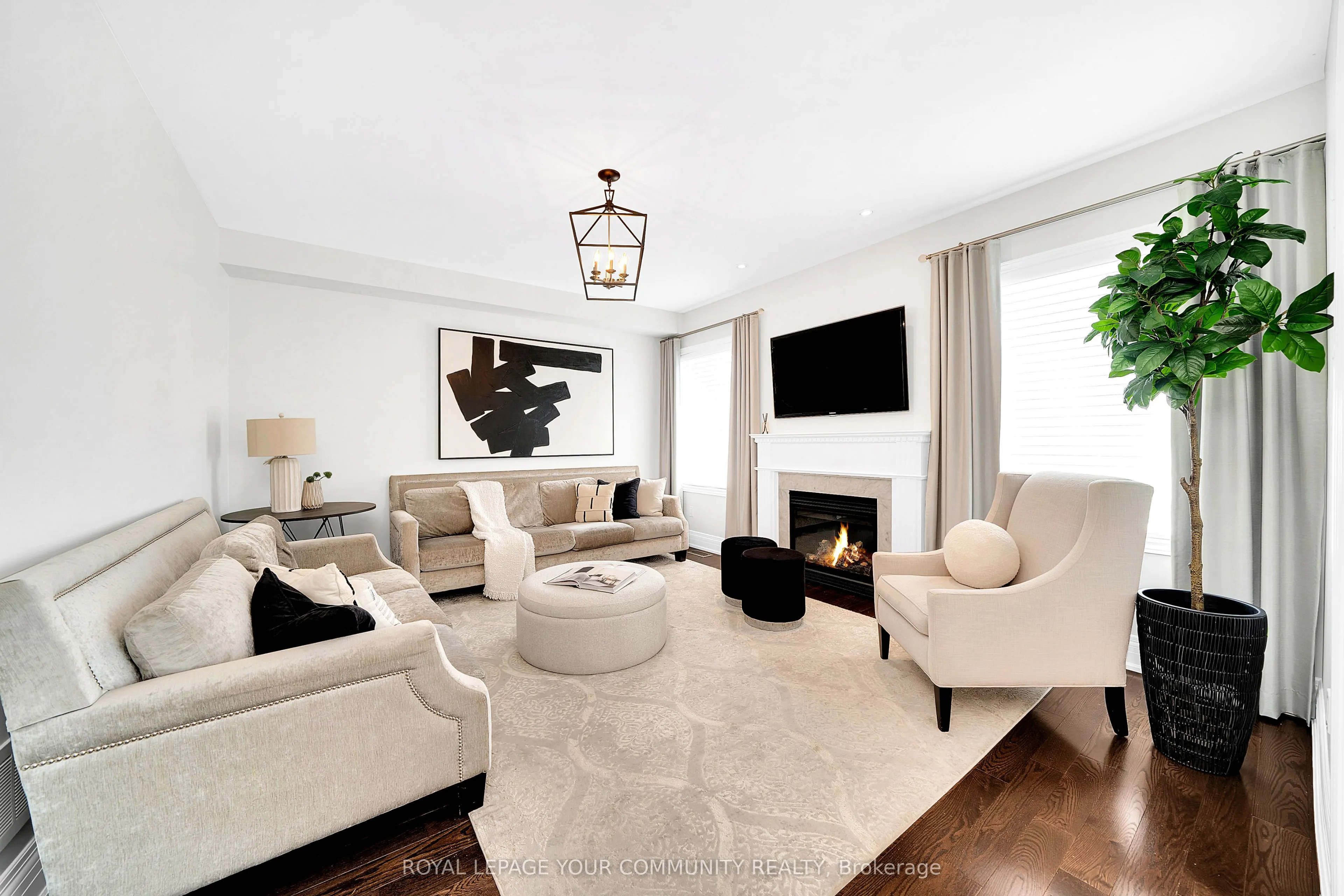 306 West Lawn Crescent