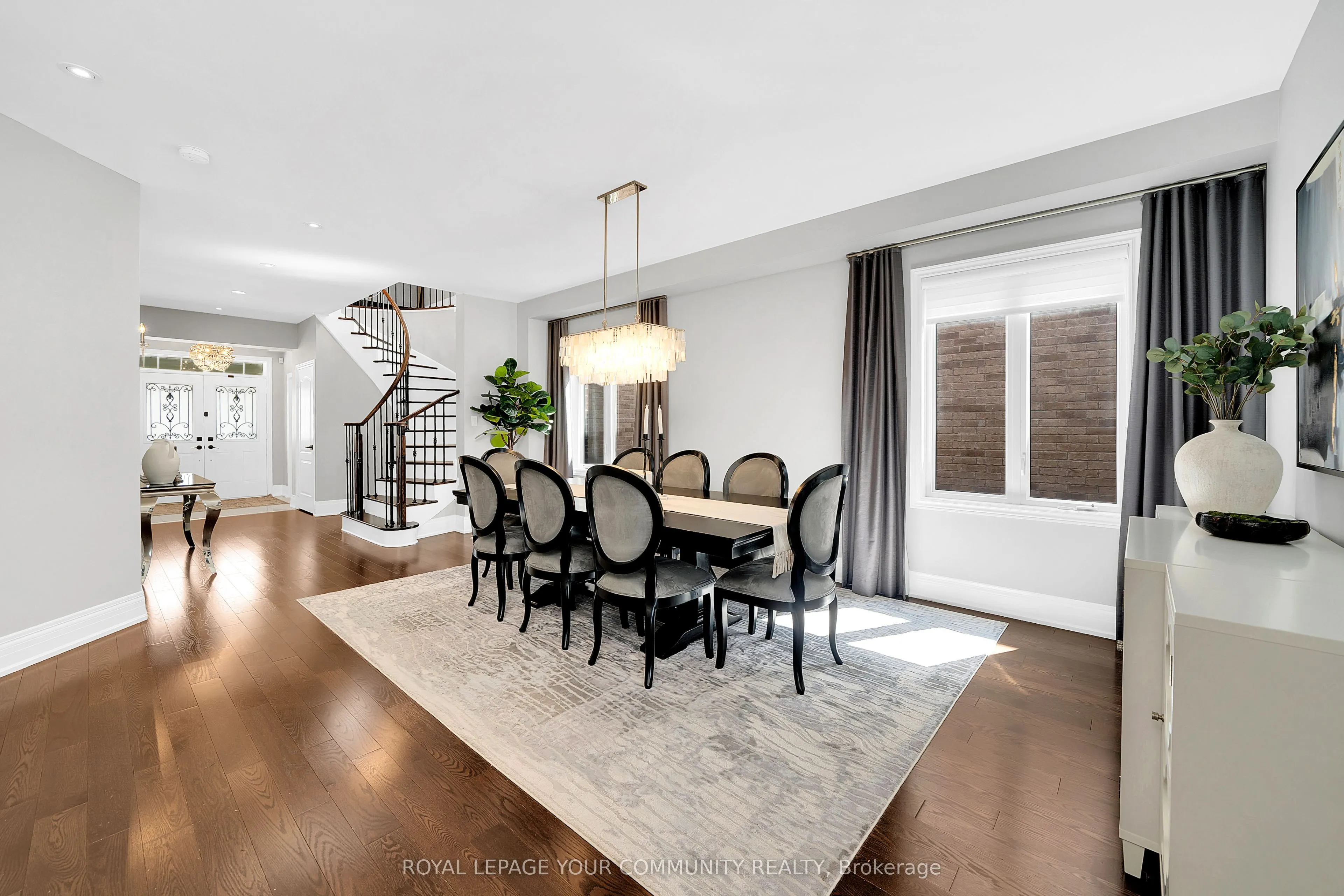 306 West Lawn Crescent