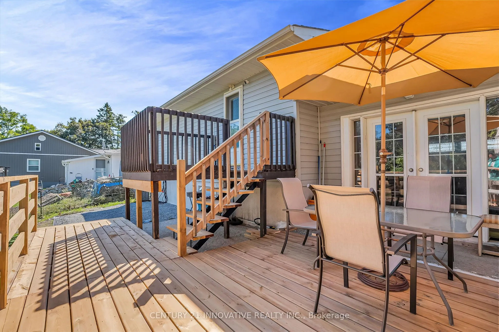 612 Simcoe Street