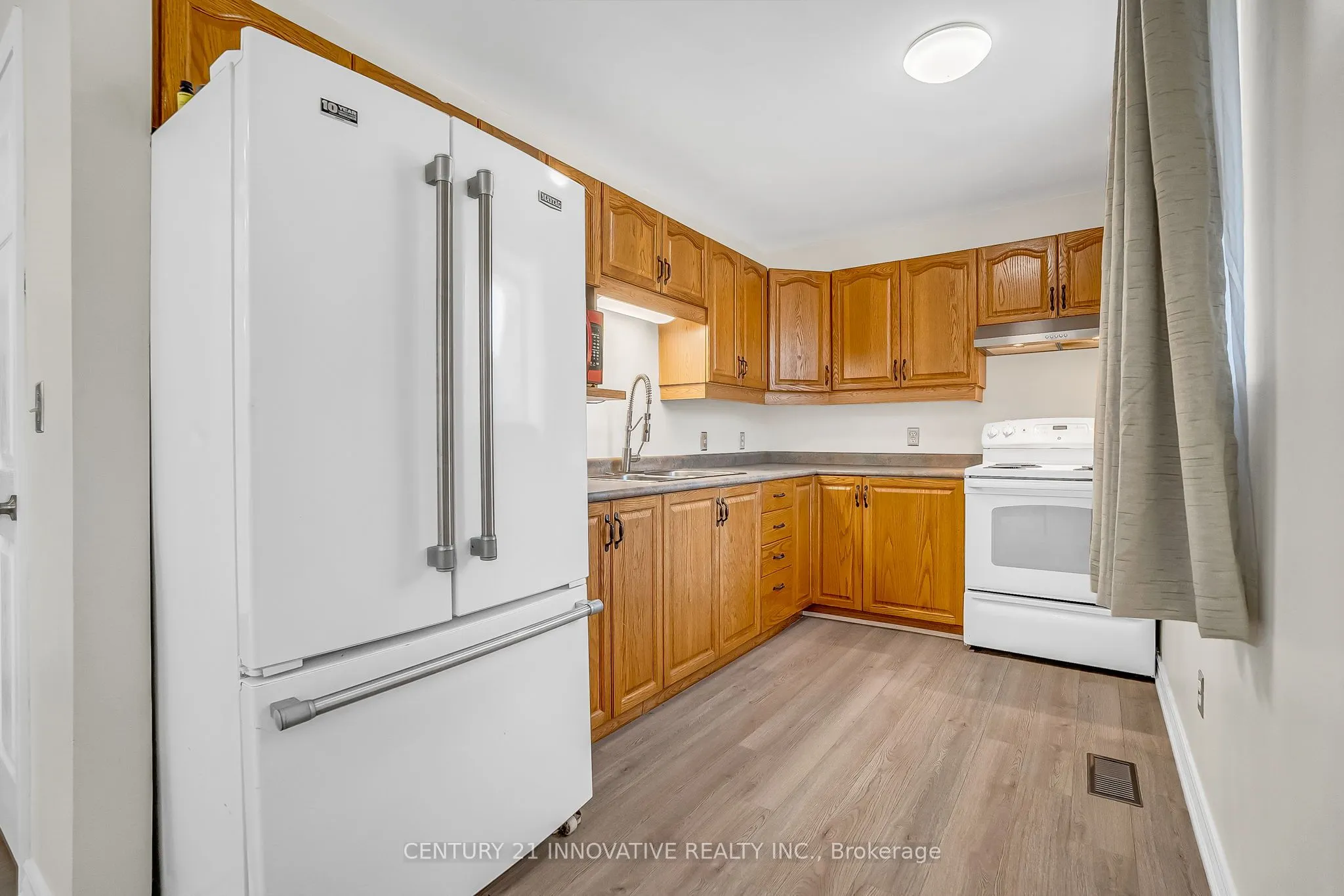 612 Simcoe Street