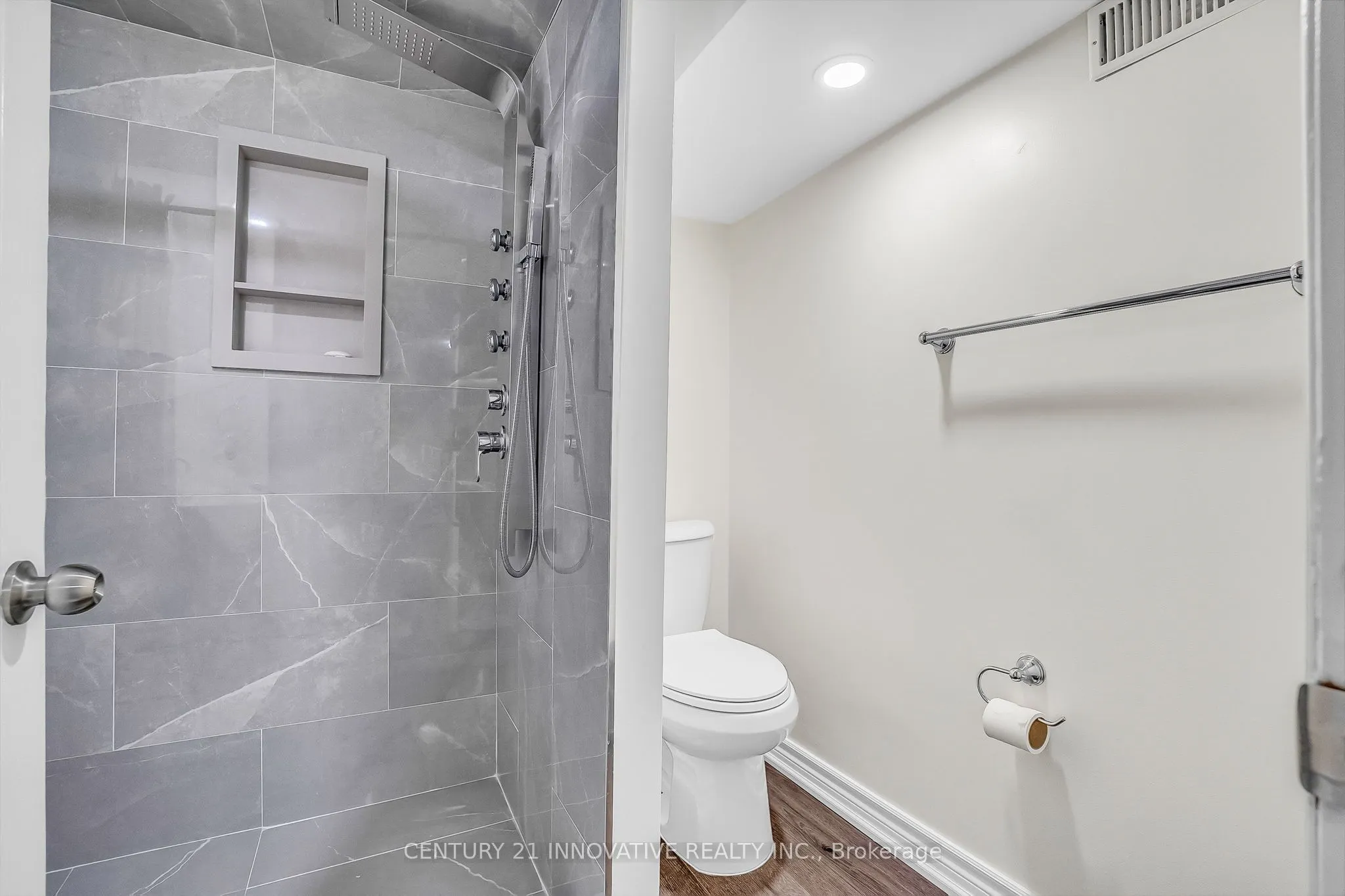 612 Simcoe Street