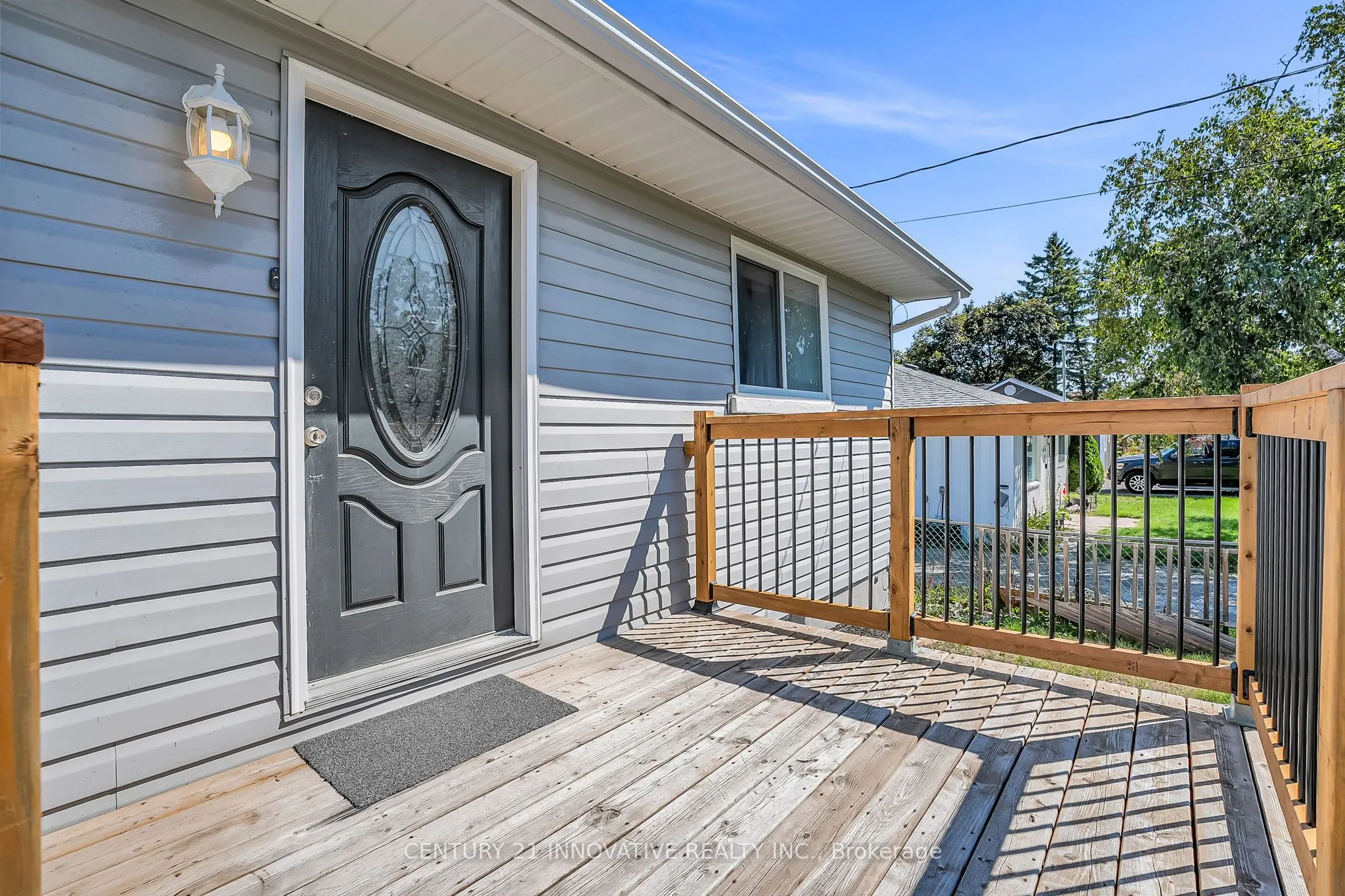 612 Simcoe Street
