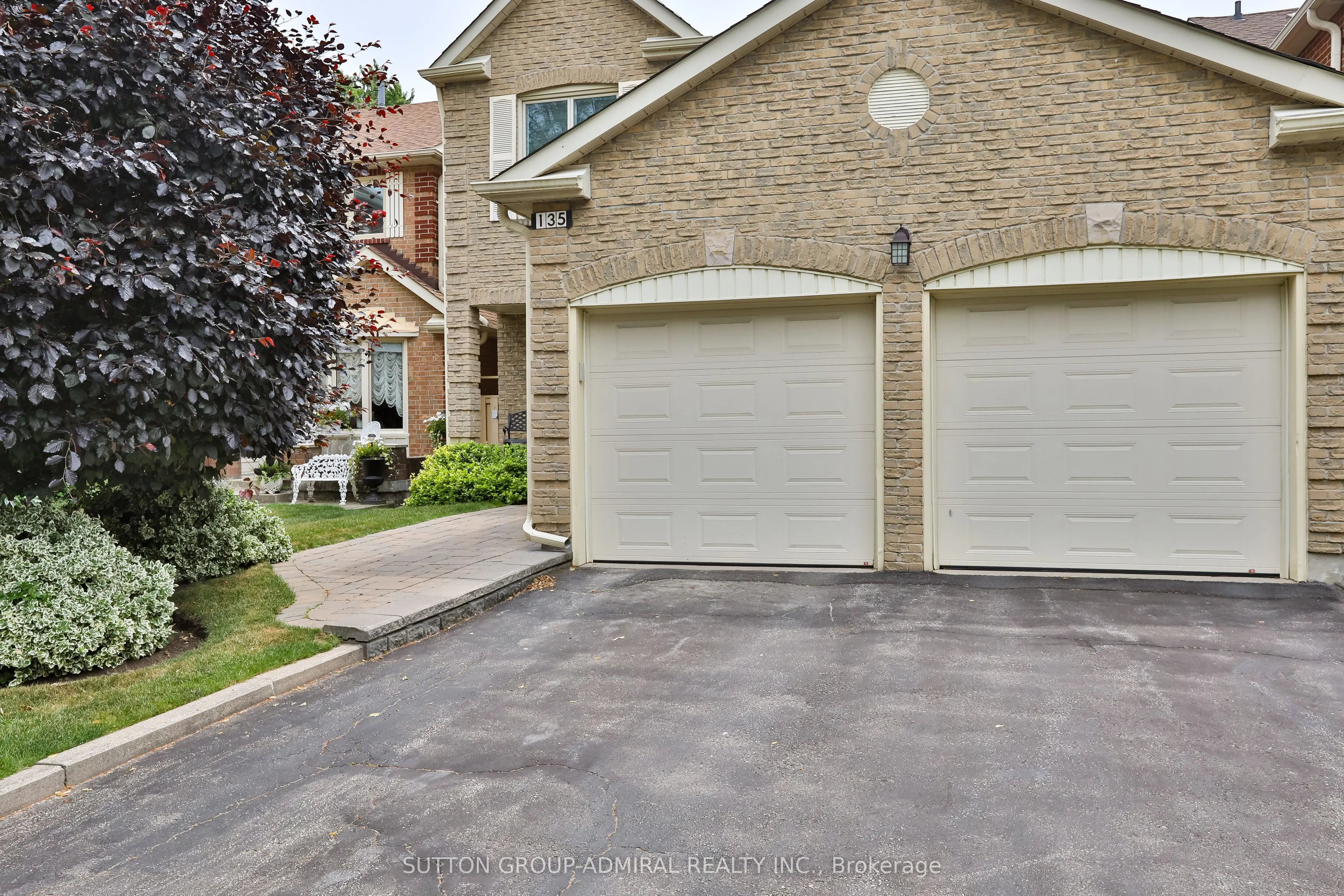135 Heatherton Way