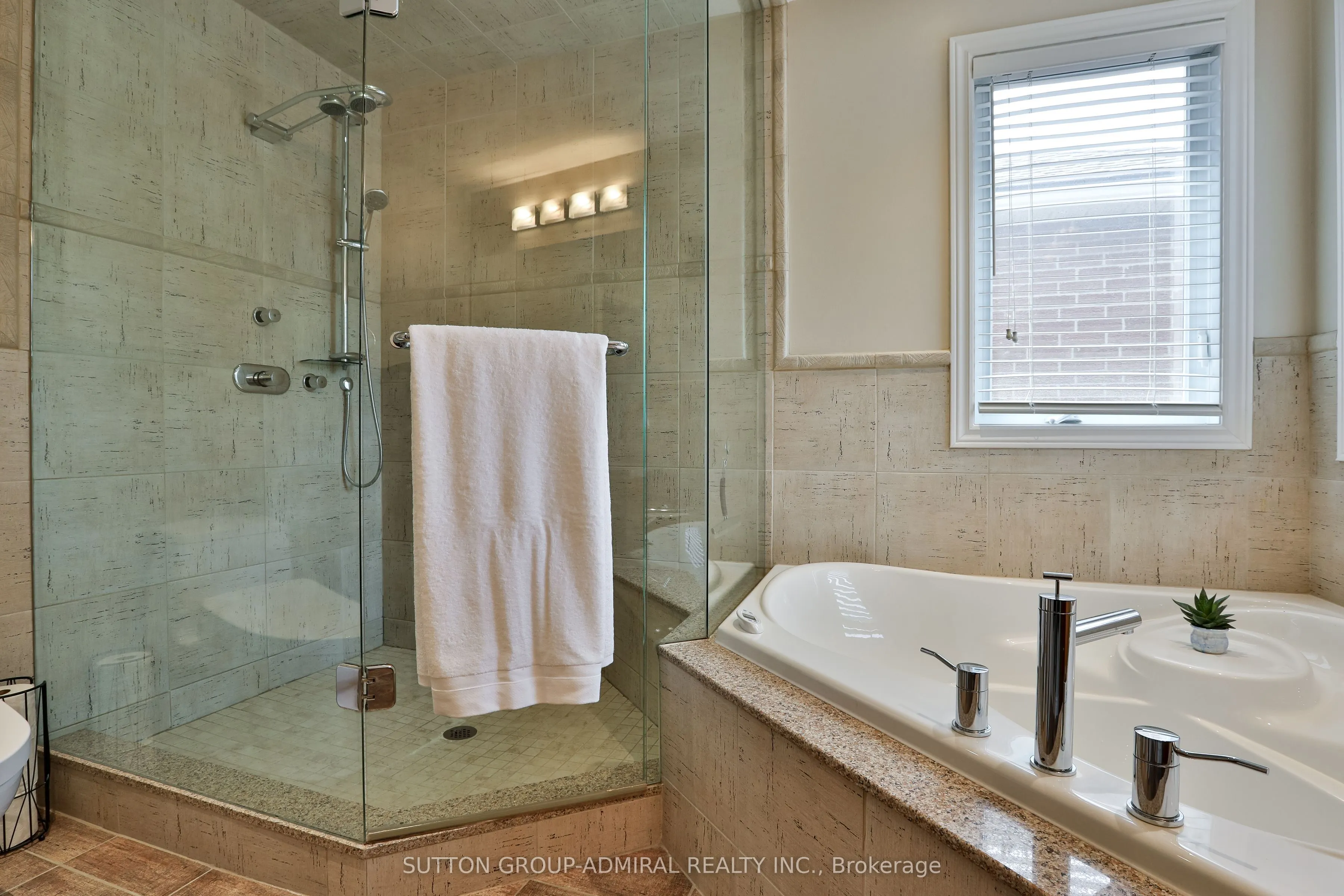 135 Heatherton Way