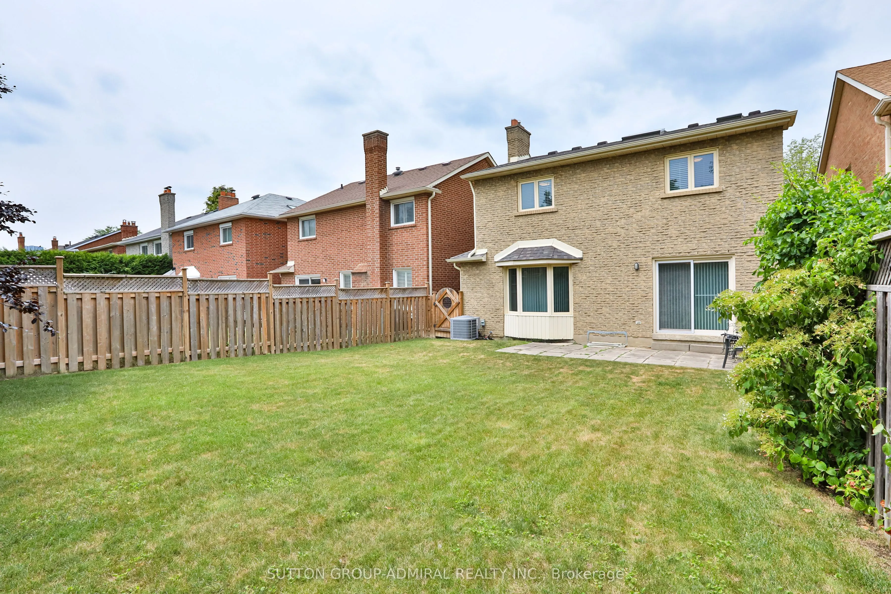 135 Heatherton Way