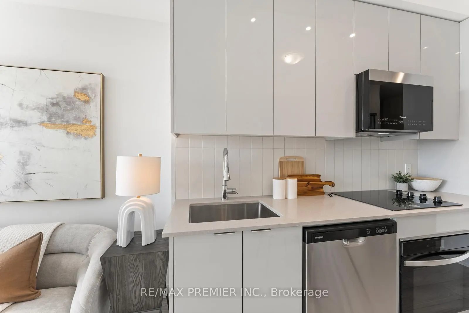10 Abeja Street, #1412