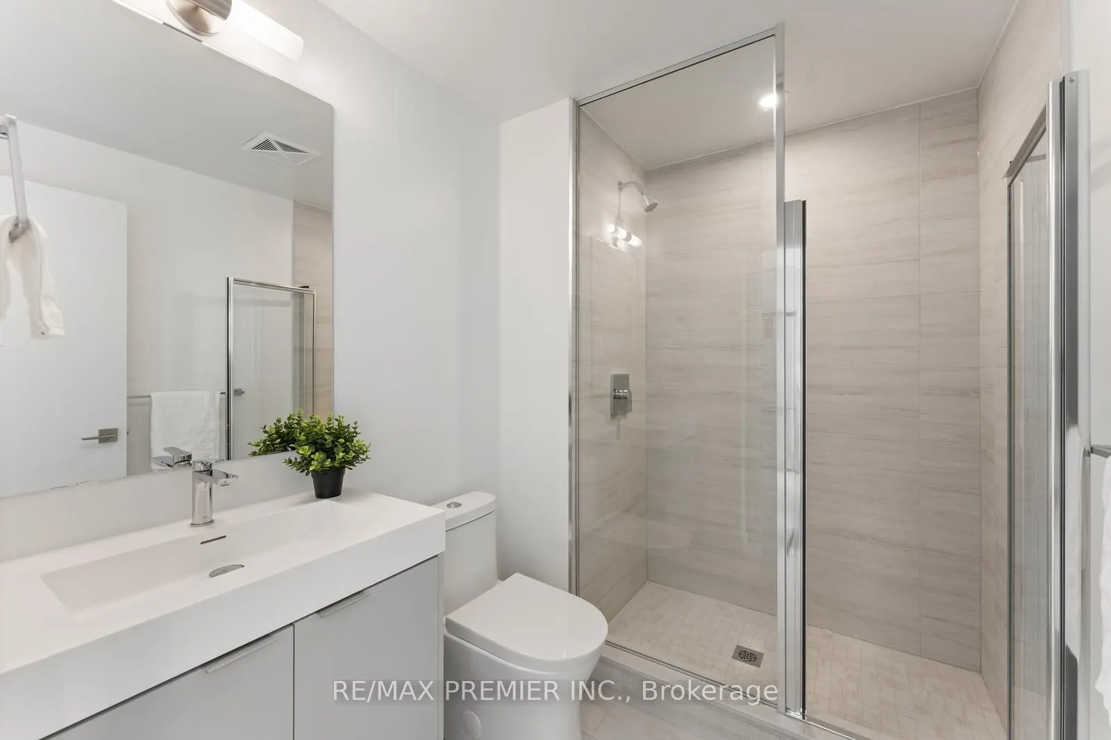 10 Abeja Street, #1412