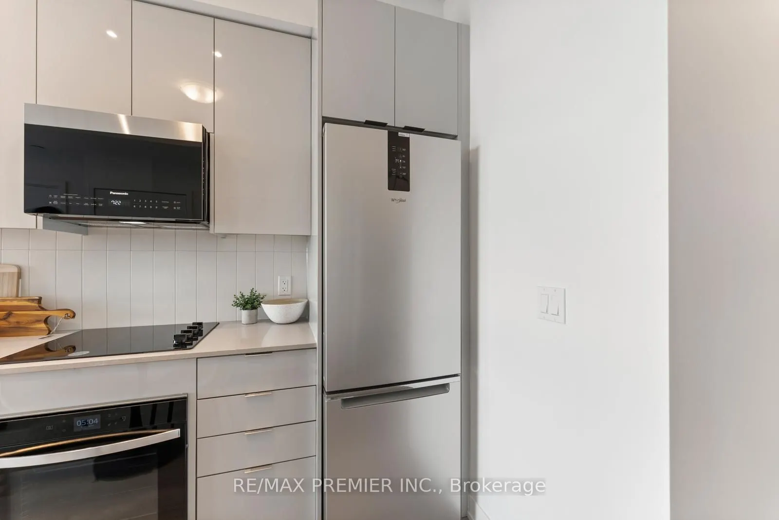 10 Abeja Street, #1412