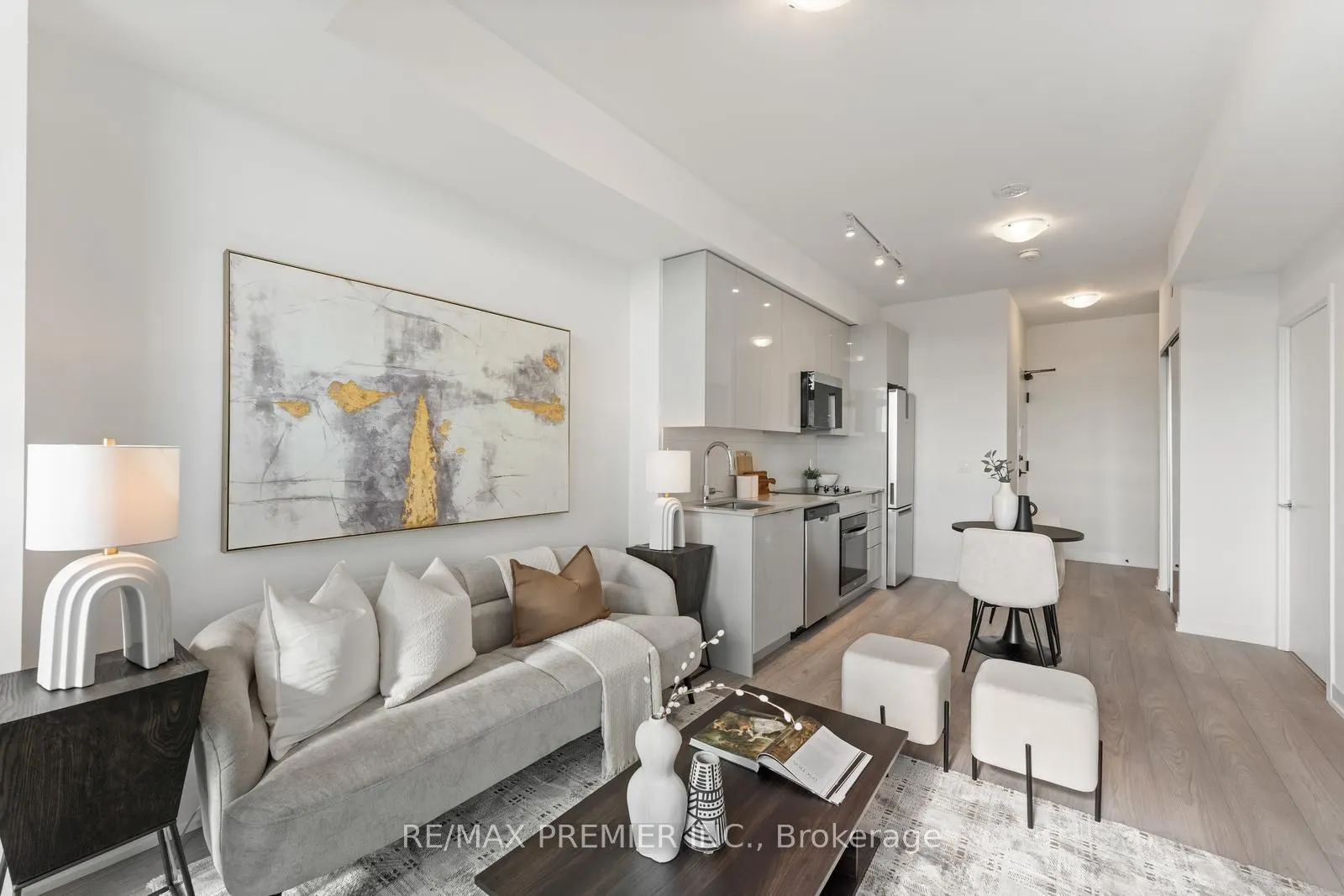 10 Abeja Street, #1412