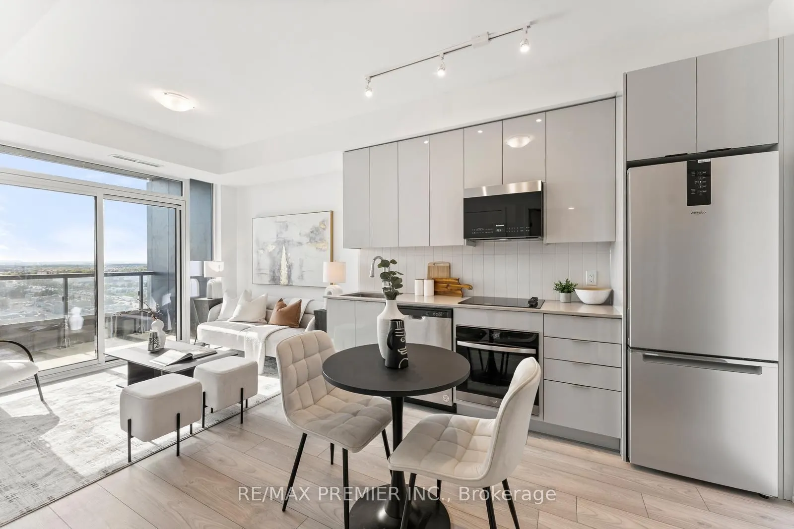 10 Abeja Street, #1412