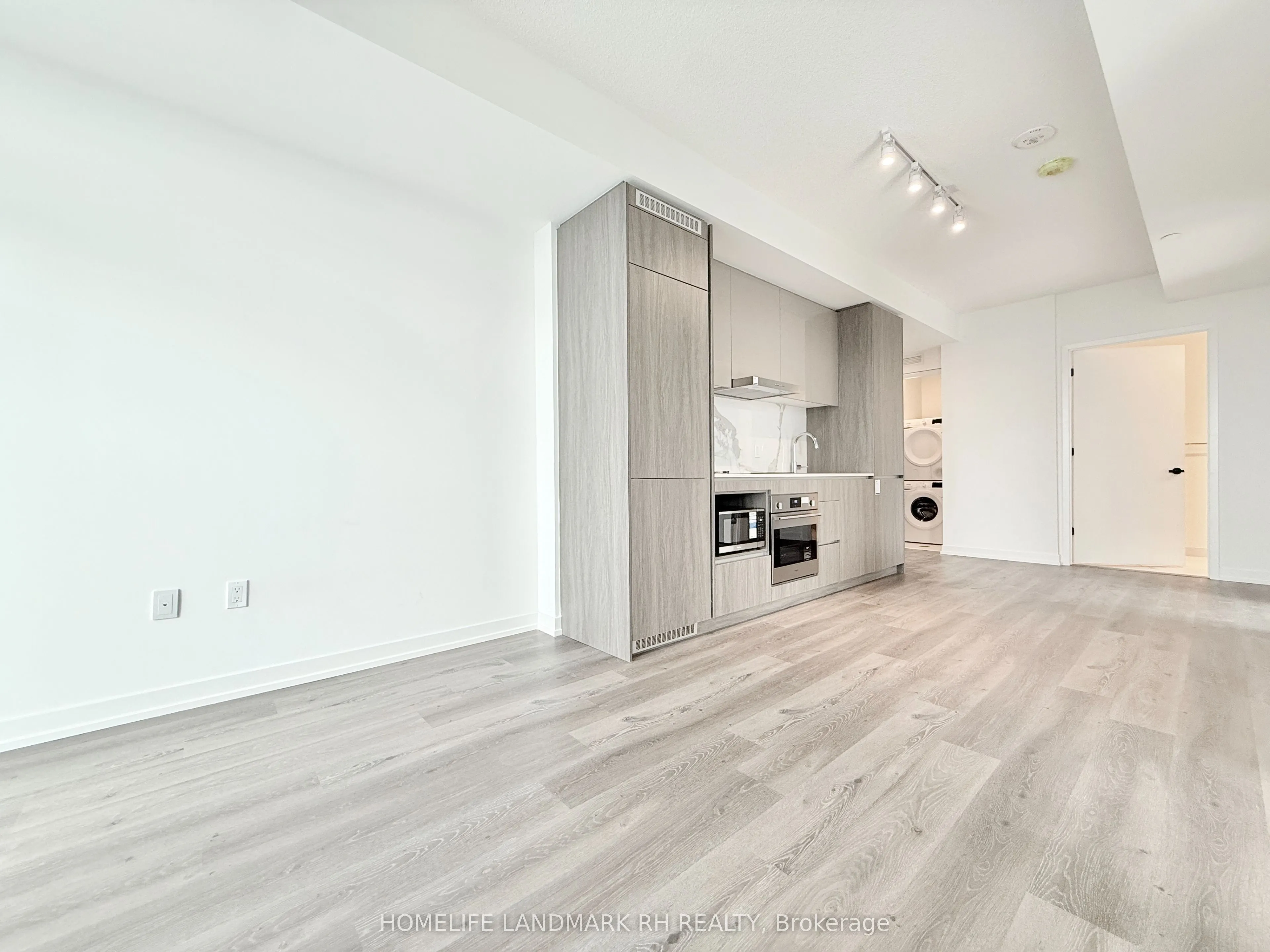 28 Interchange Way, #4110