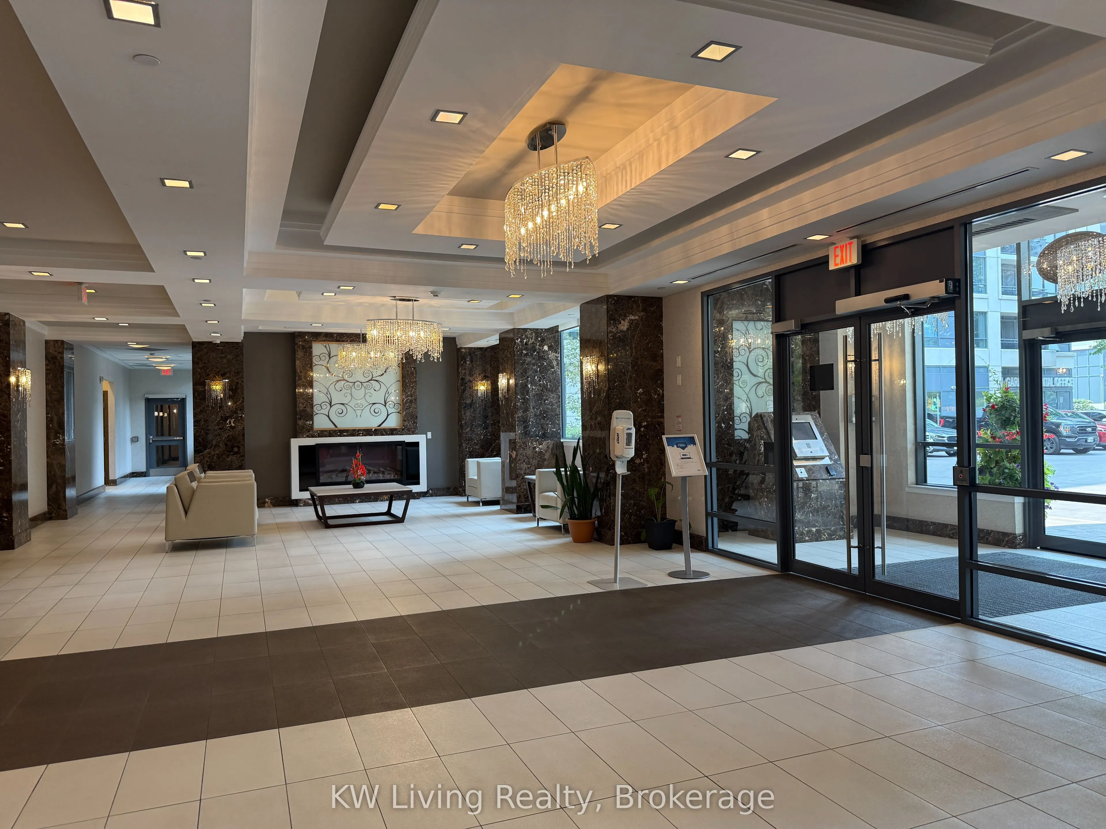 376 Highway 7 E, #926