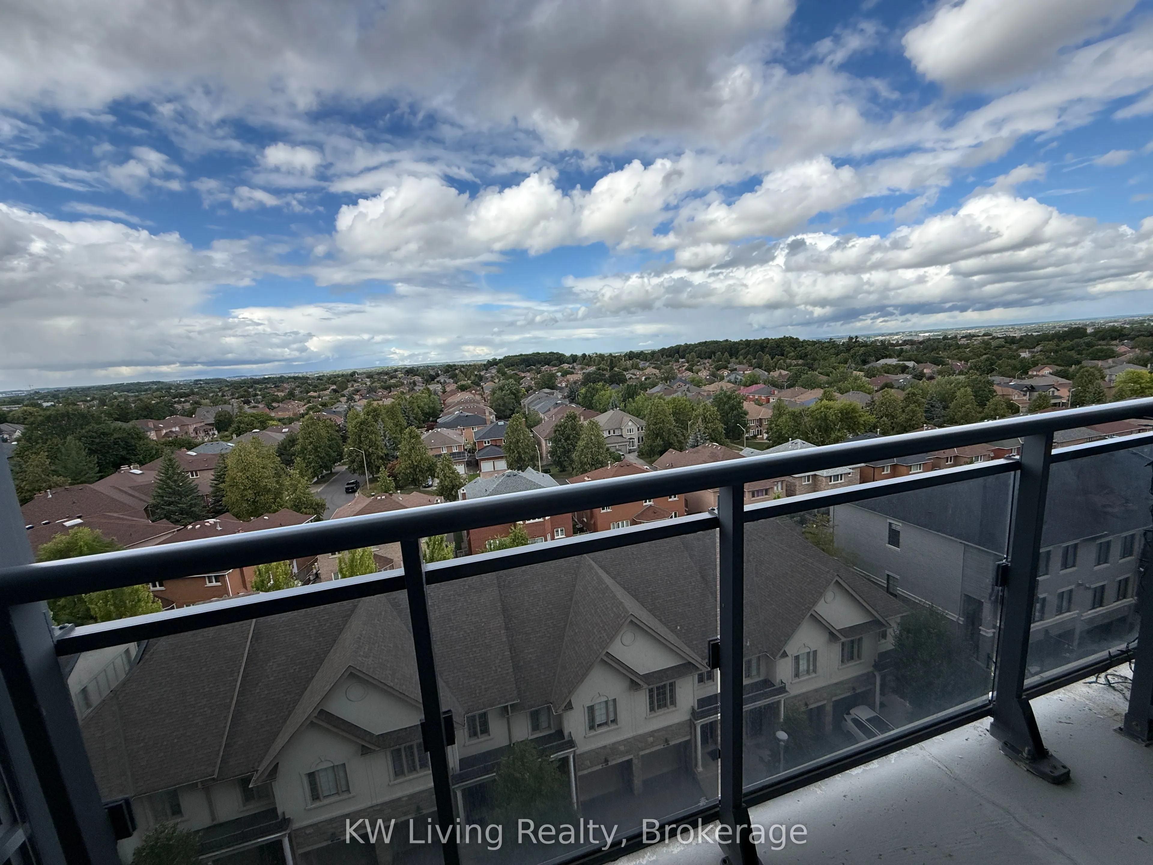 376 Highway 7 E, #926