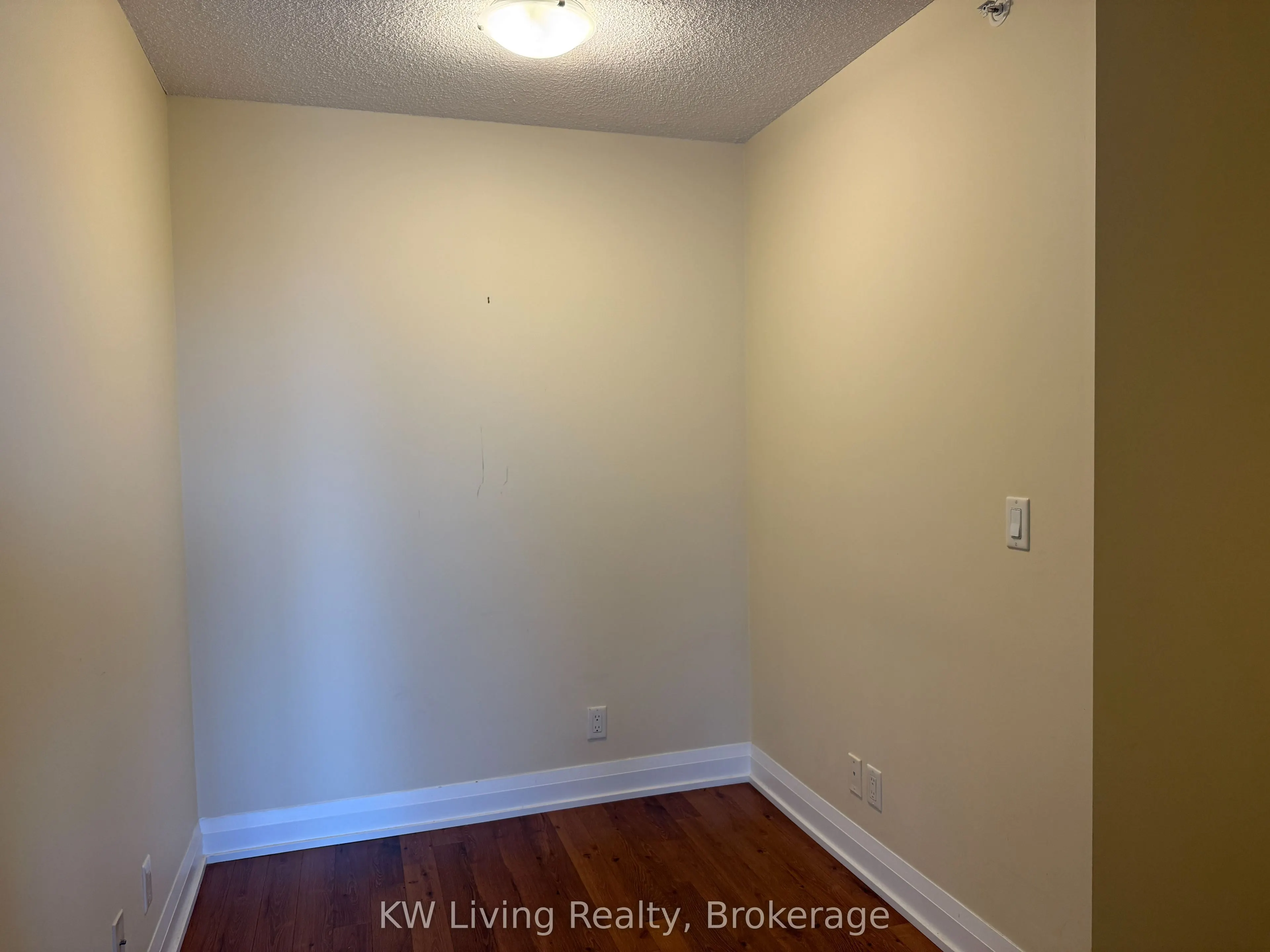 376 Highway 7 E, #926