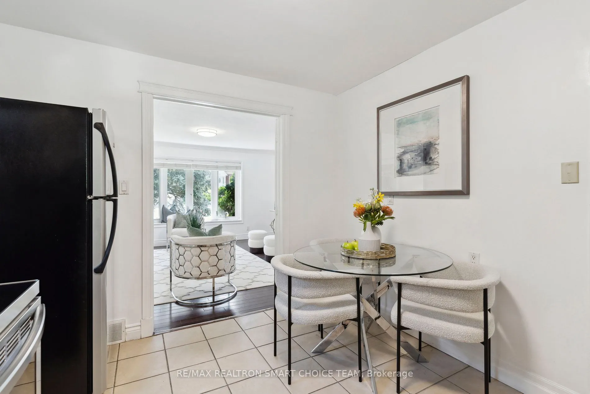 106 Steeles Avenue E
