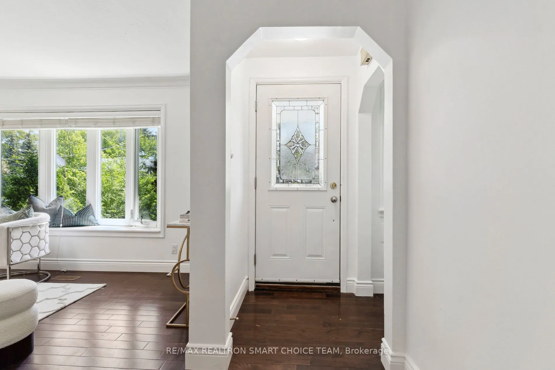 106 Steeles Avenue E
