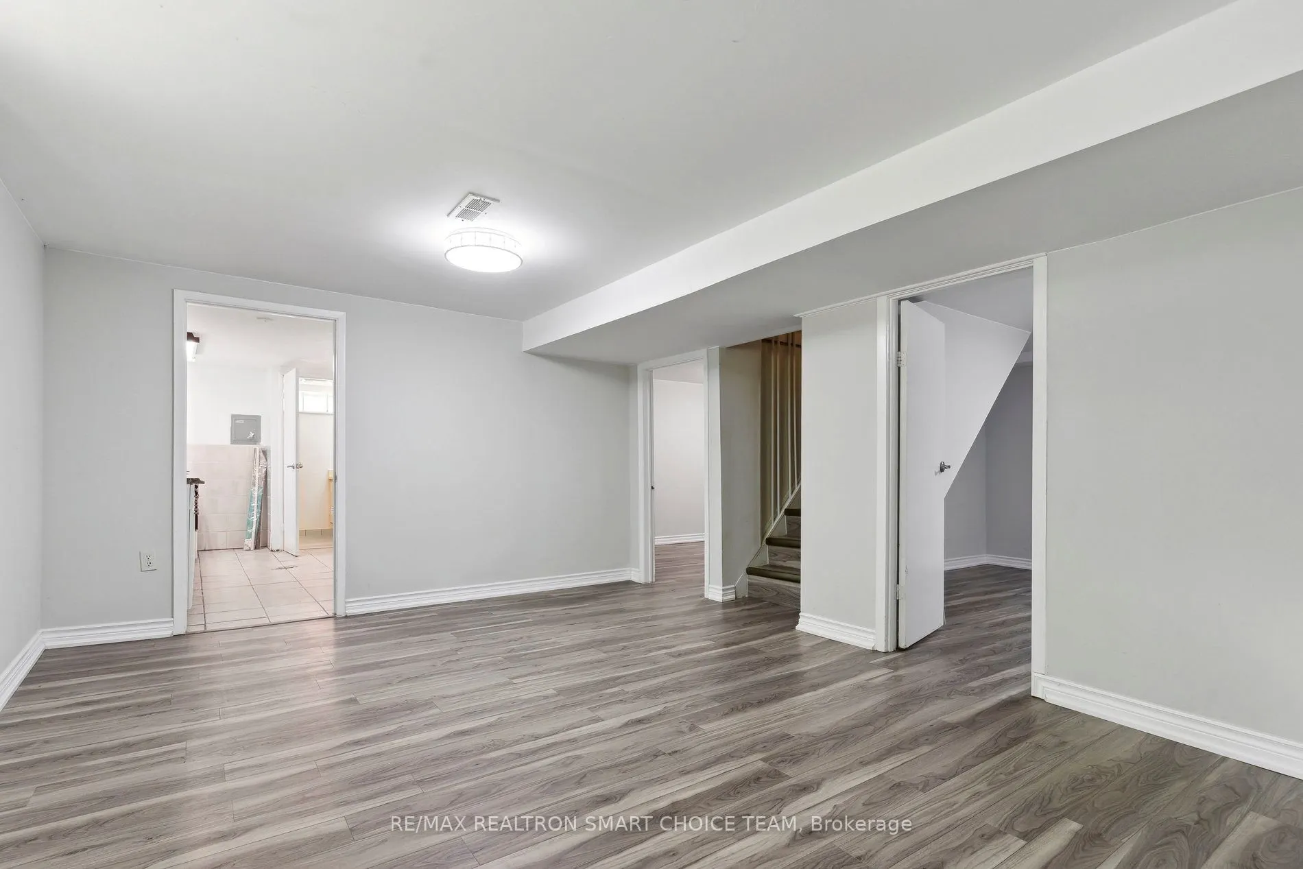 106 Steeles Avenue E