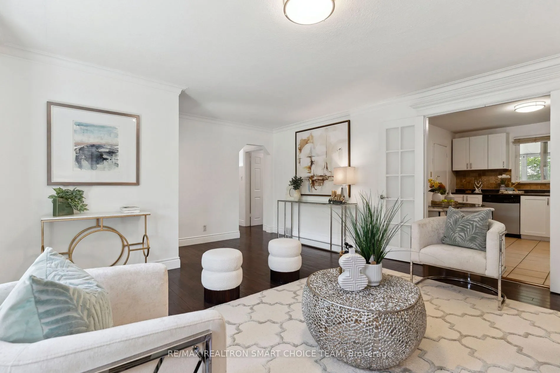 106 Steeles Avenue E