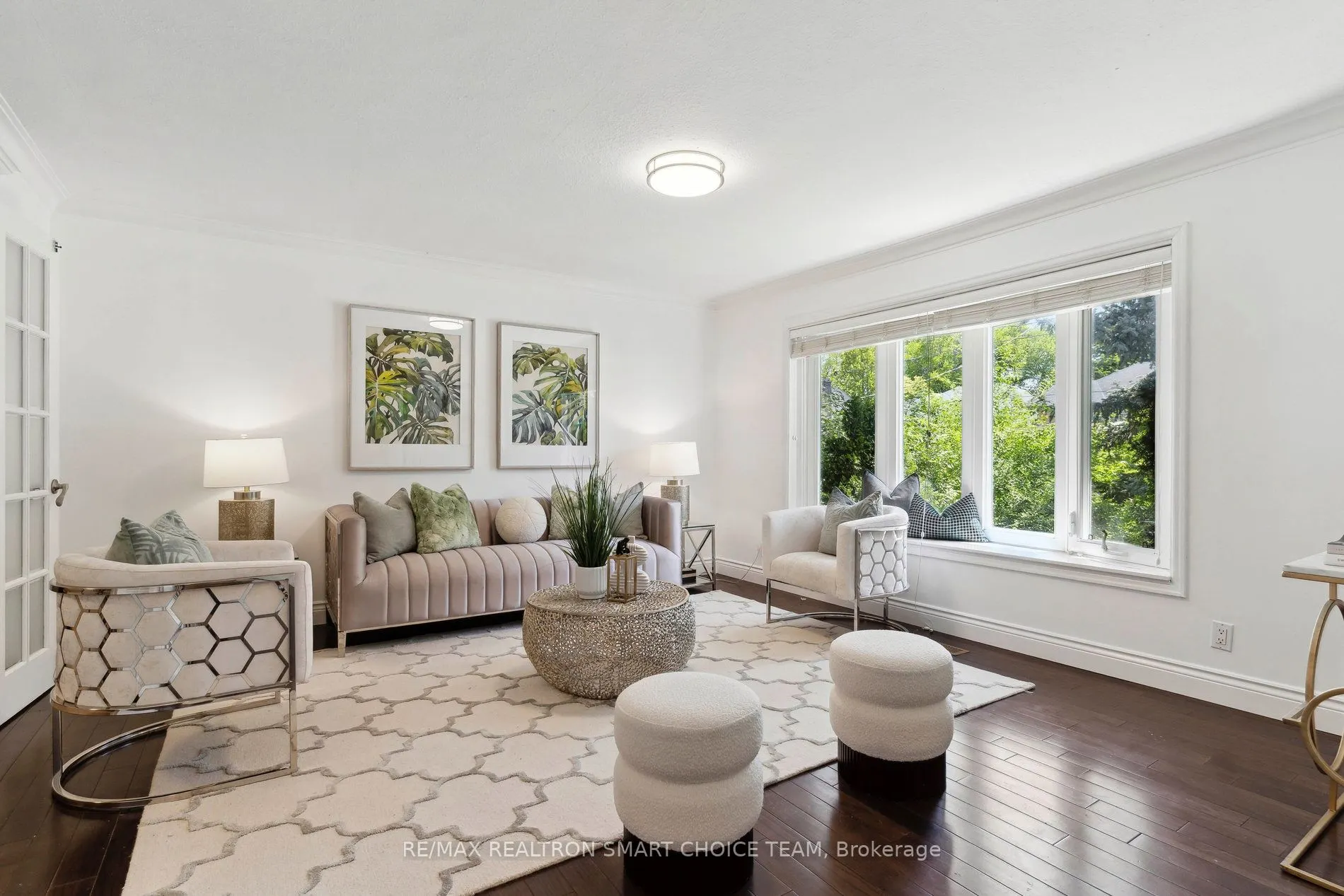 106 Steeles Avenue E