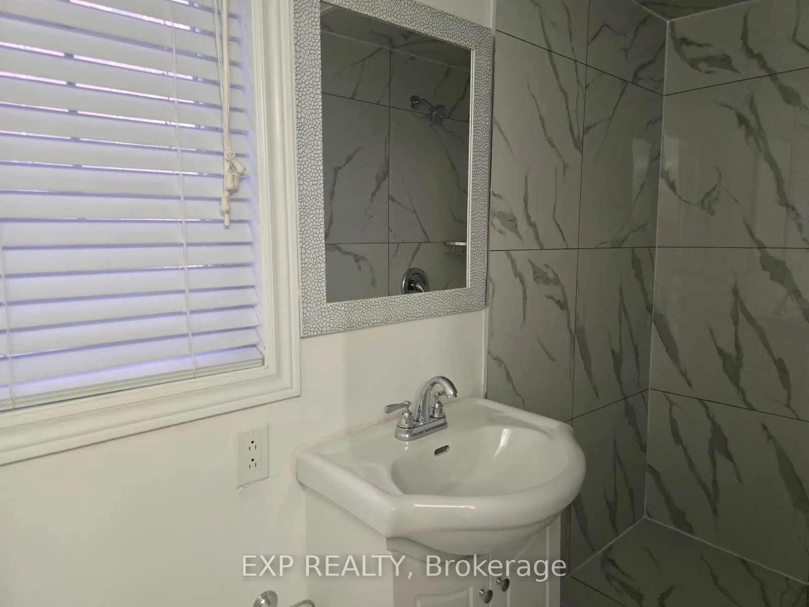50 Farooq Boulevard N, #UNIT B