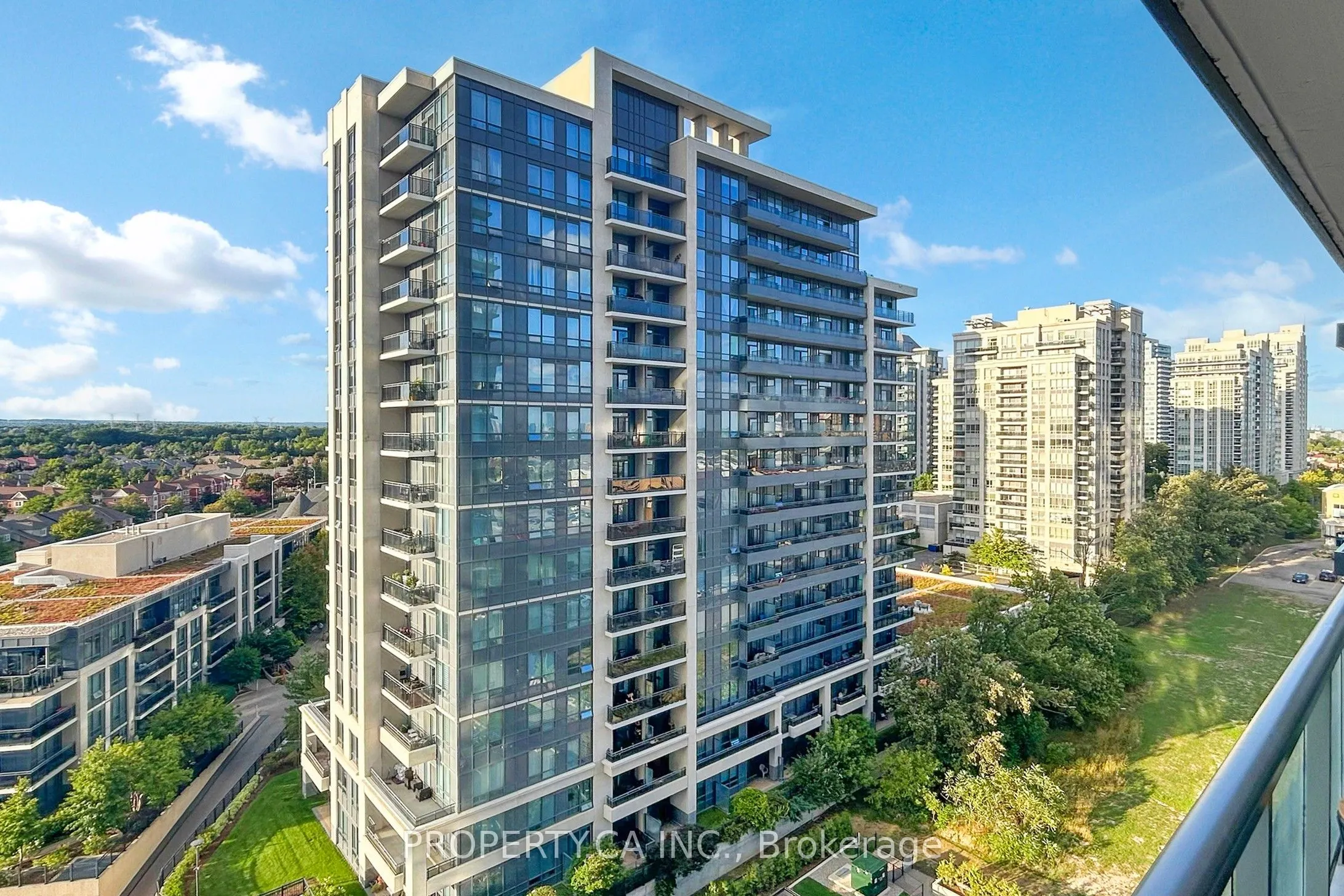 20 Gatineau Drive, #1009