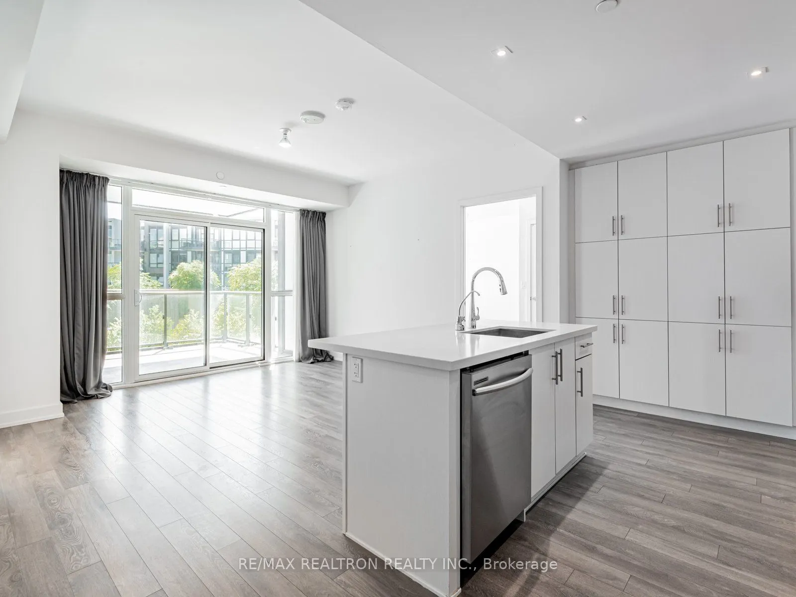 375 Sea Ray Avenue, #203