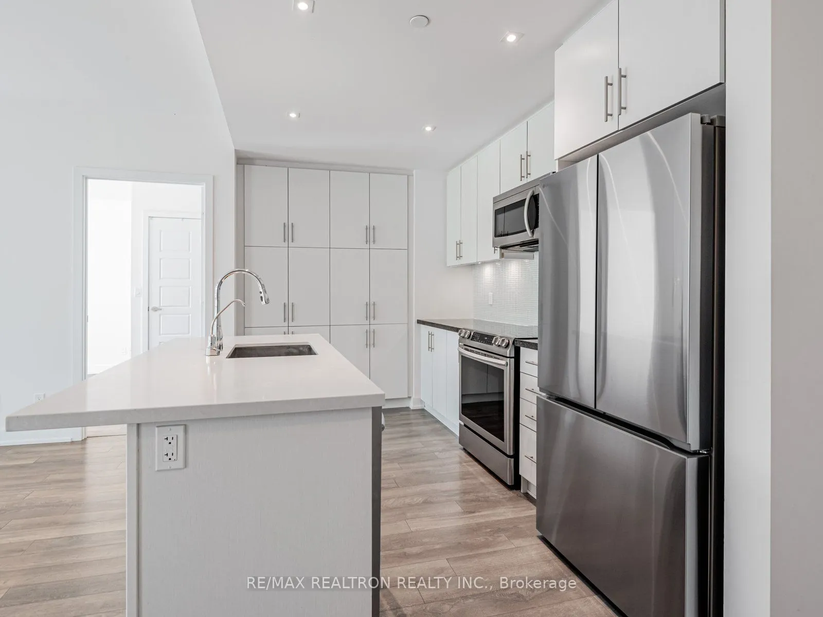 375 Sea Ray Avenue, #203