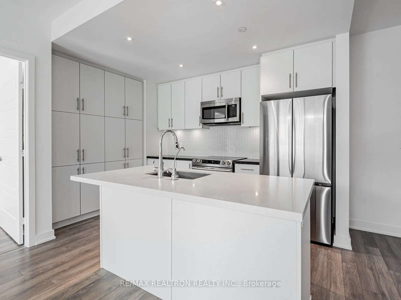 375 Sea Ray Avenue, #203