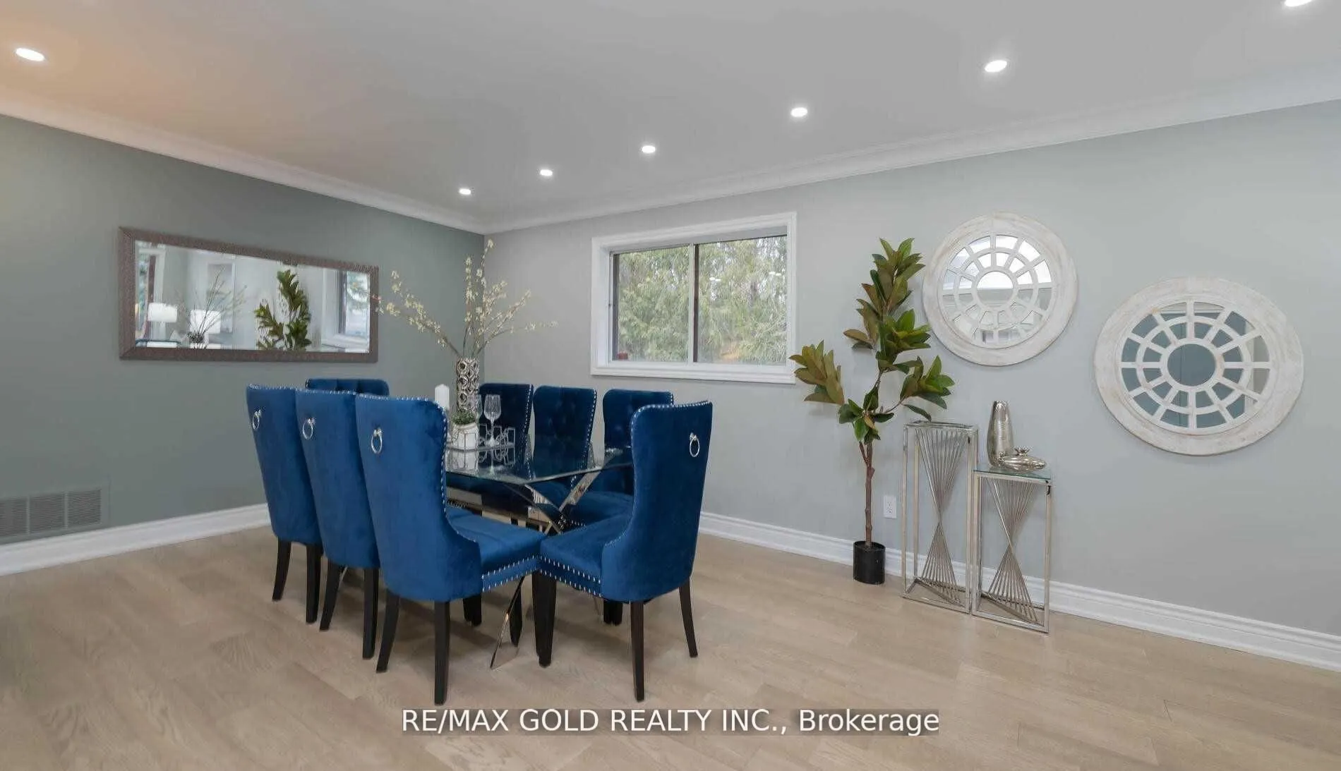 20 Garden Avenue, ##Main
