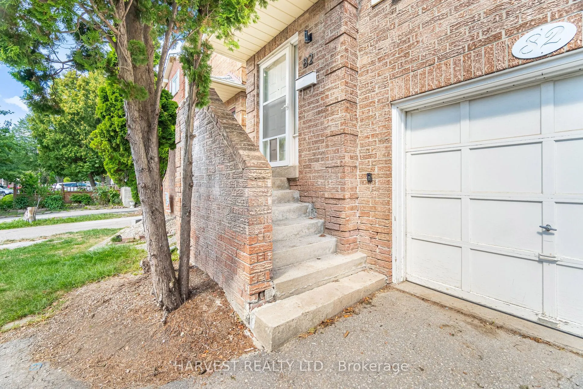 82 Swinton Crescent