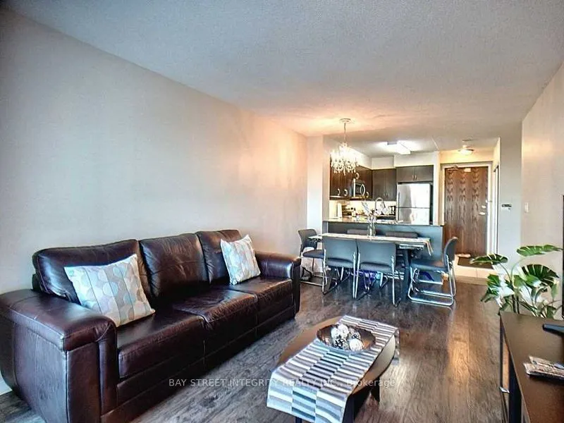 185 Oneida Crescent, #802