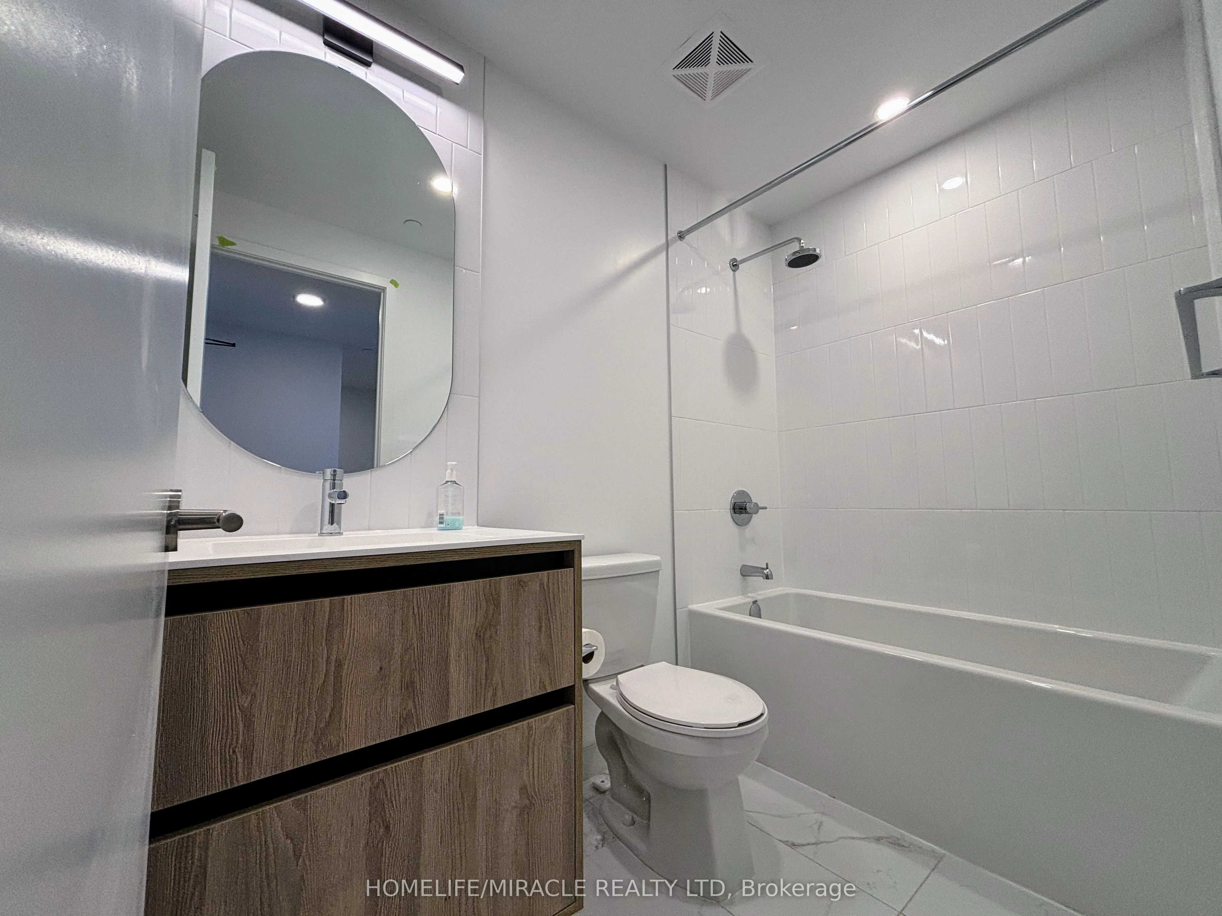 7950 Bathurst Street, #06