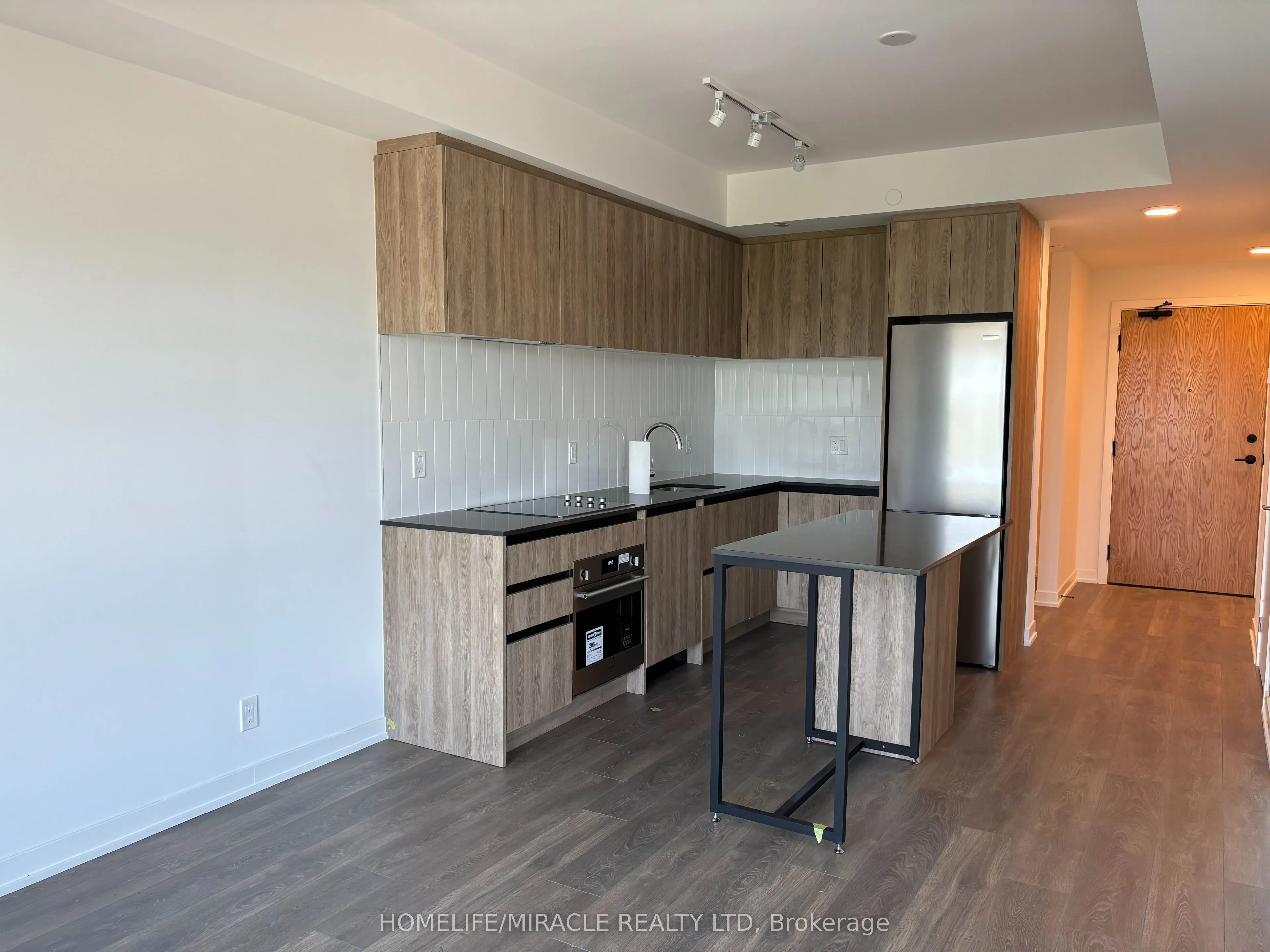 7950 Bathurst Street, #06