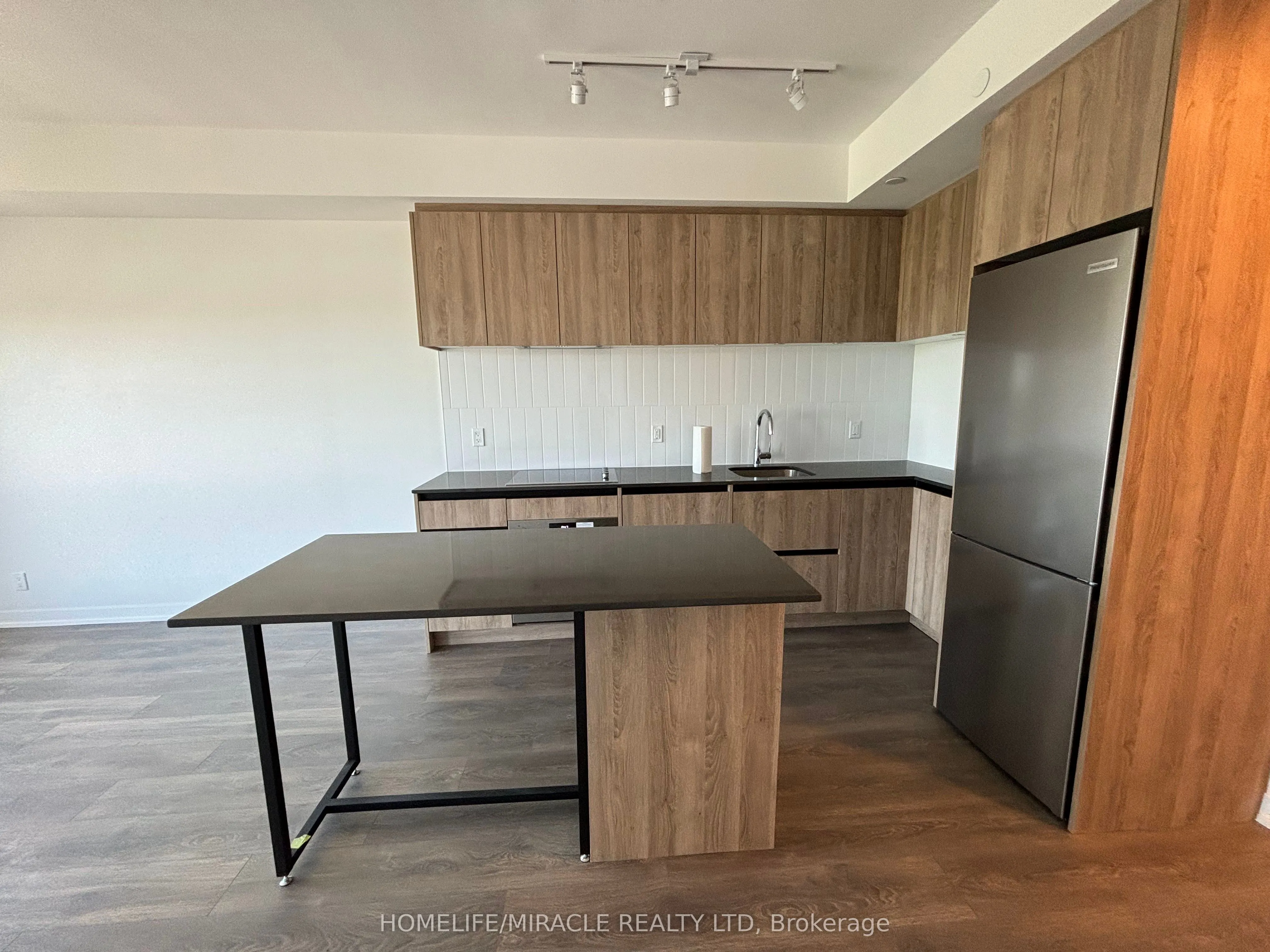 7950 Bathurst Street, #06