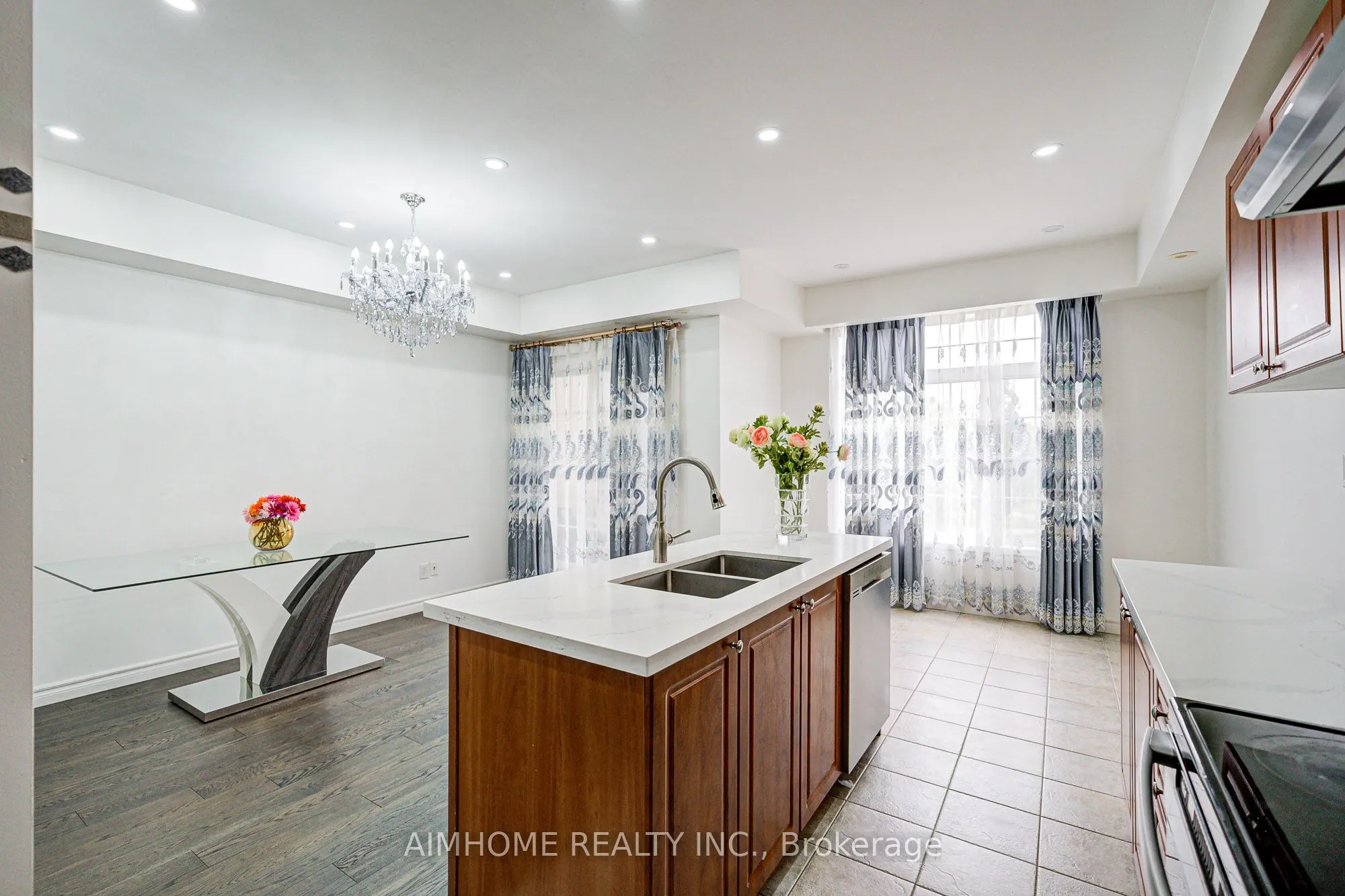 50 Greensborough Villag Circle, #22