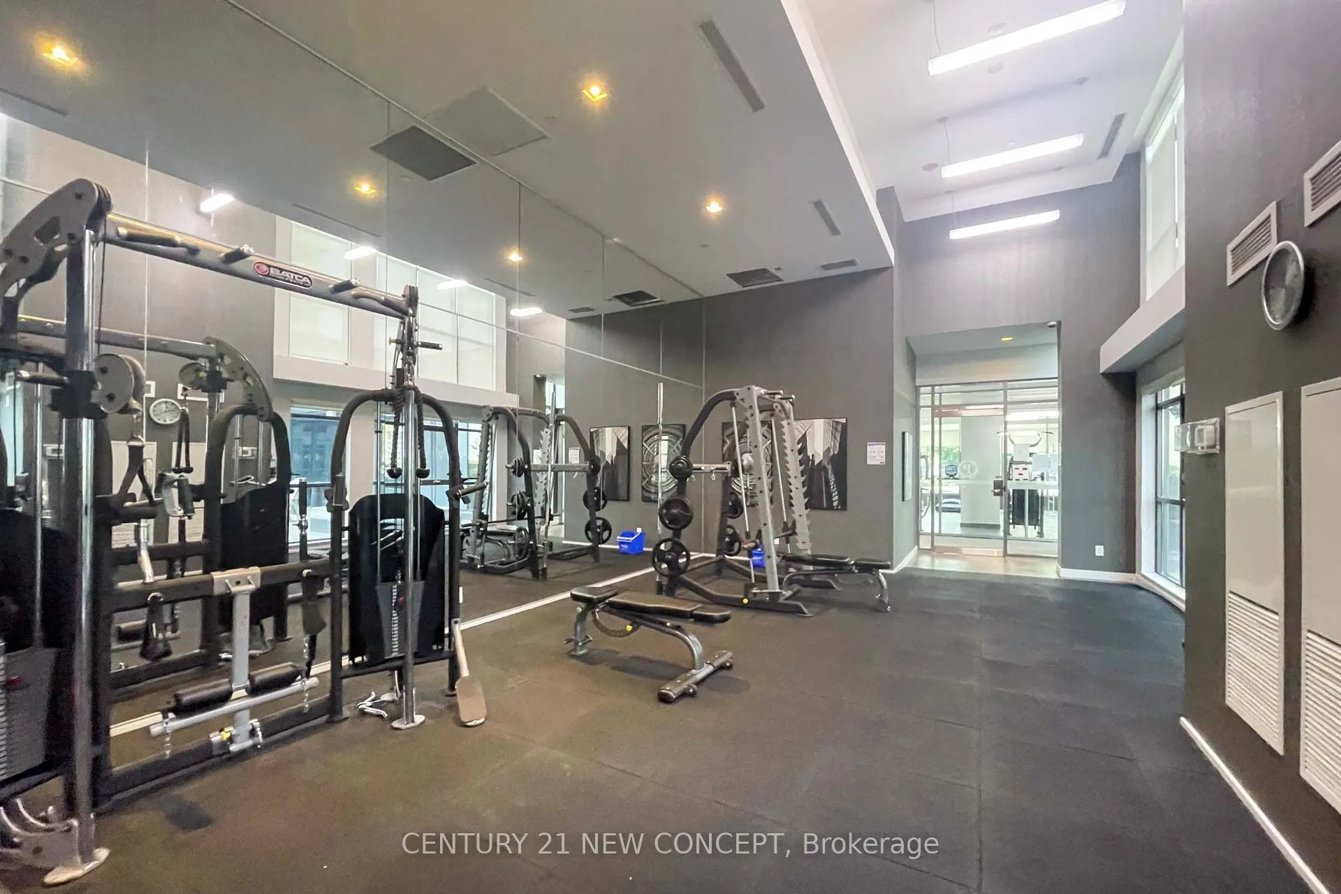 55 Oneida Crescent, #409