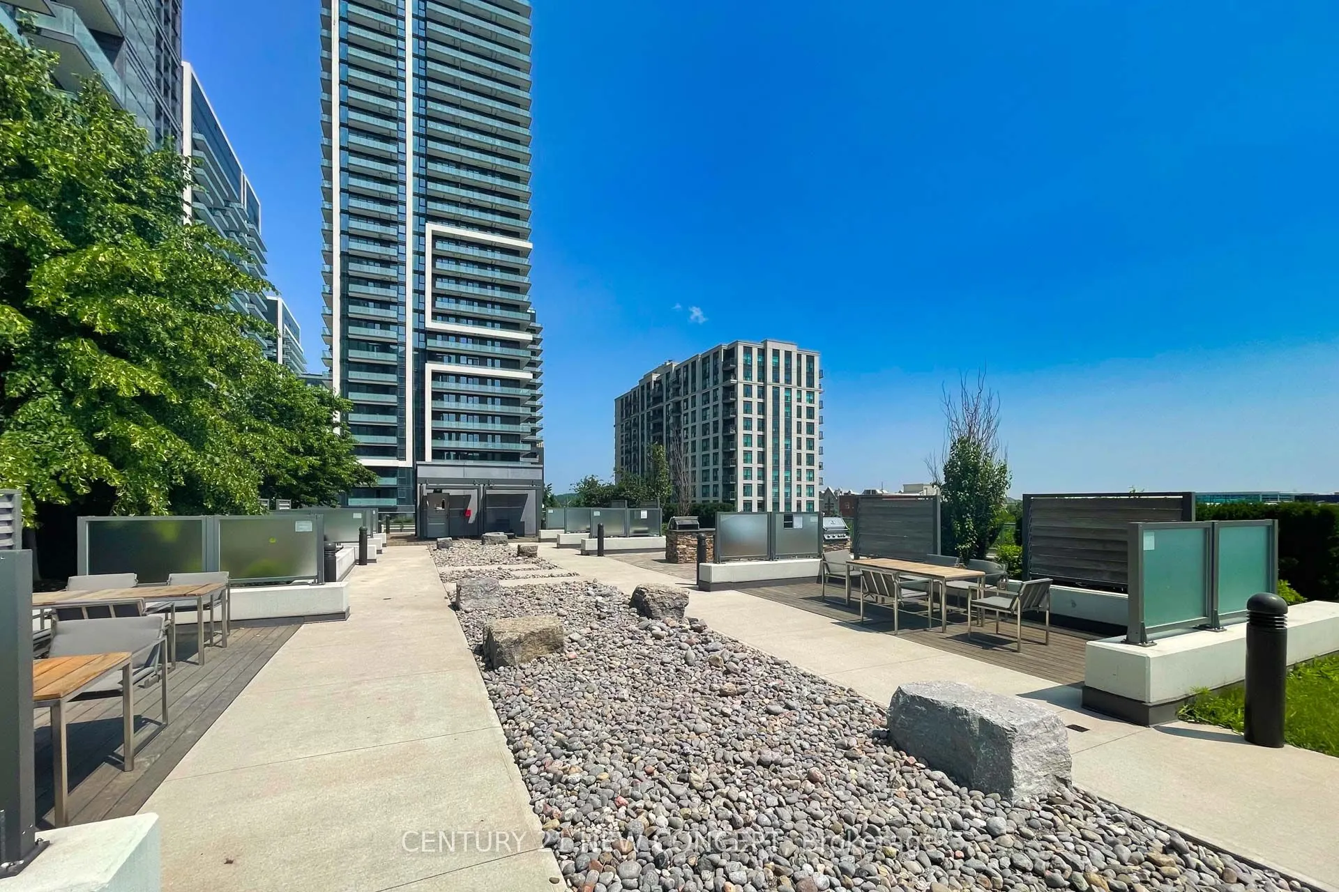 55 Oneida Crescent, #409