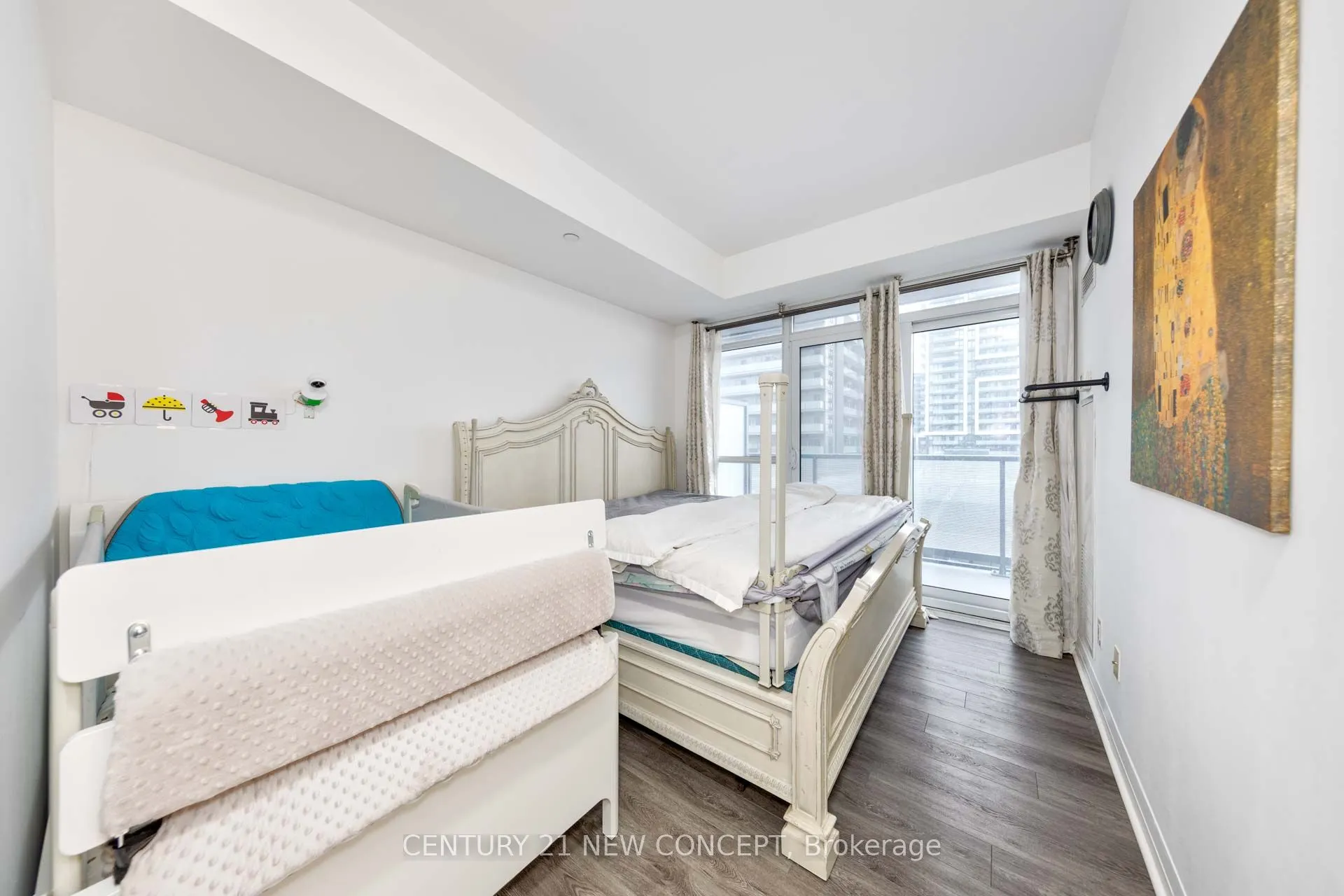 55 Oneida Crescent, #409