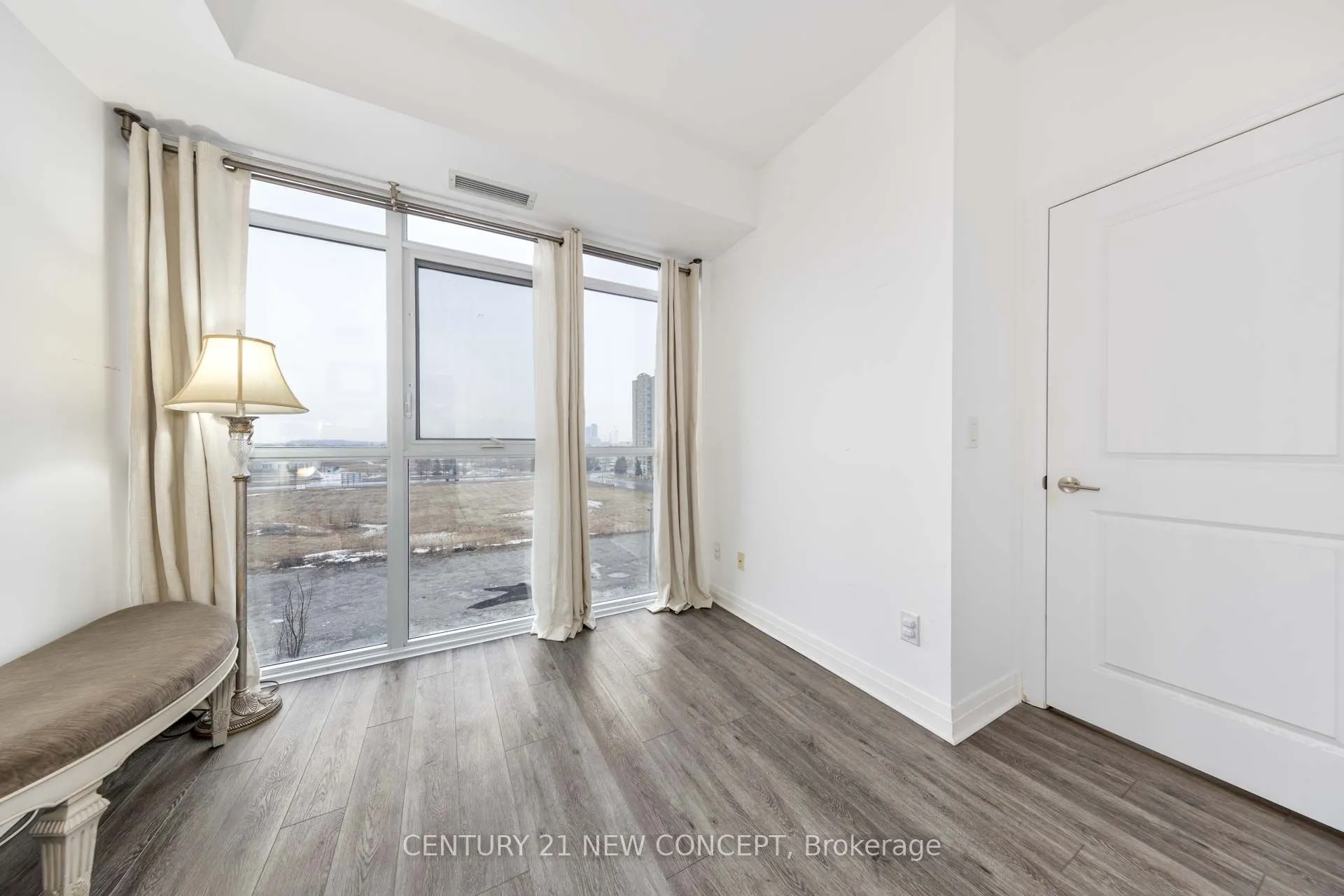 55 Oneida Crescent, #409
