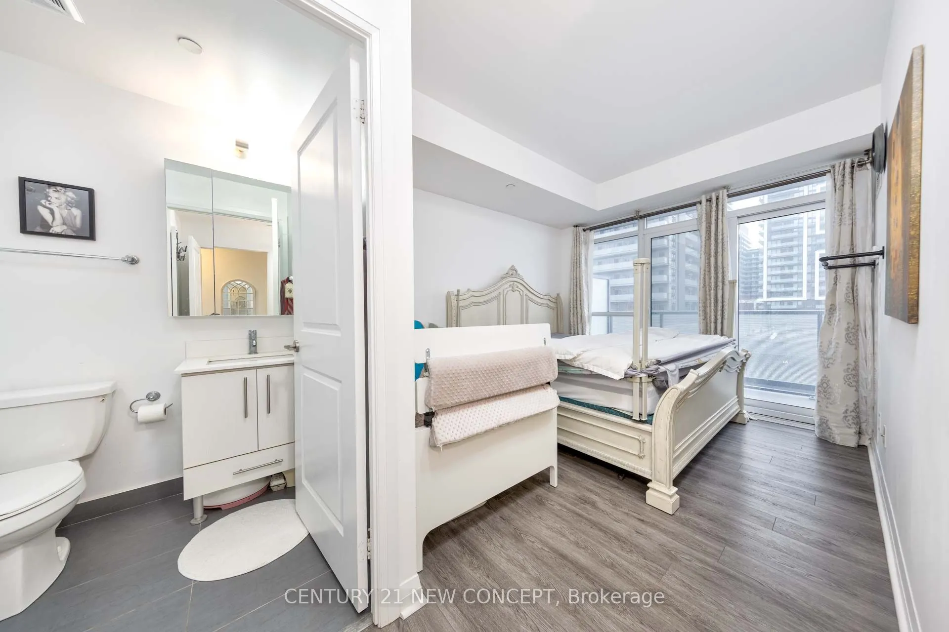 55 Oneida Crescent, #409